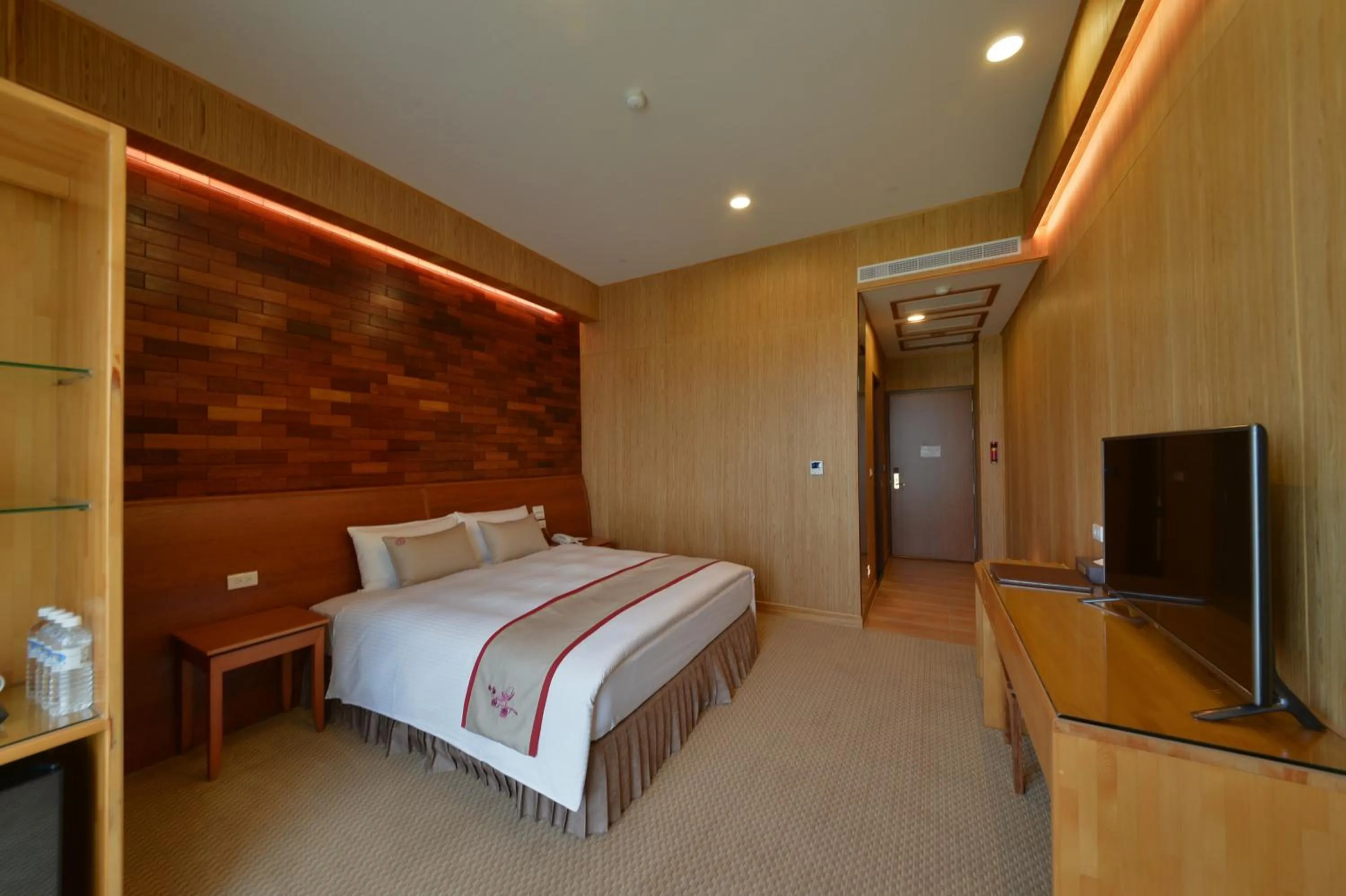 Photo of the whole room, Bed in Shandori Hotel