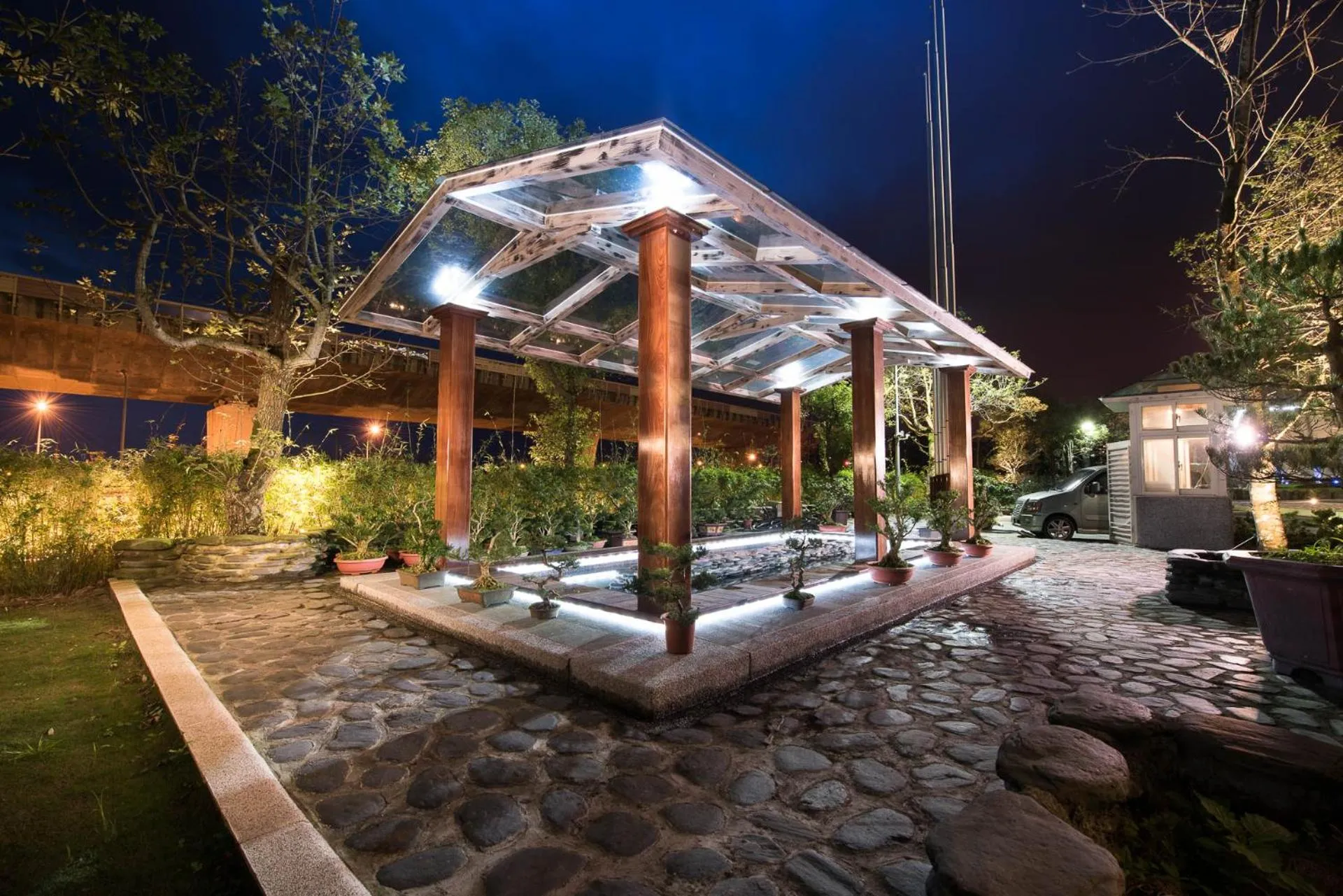 Area and facilities in Shandori Hotel