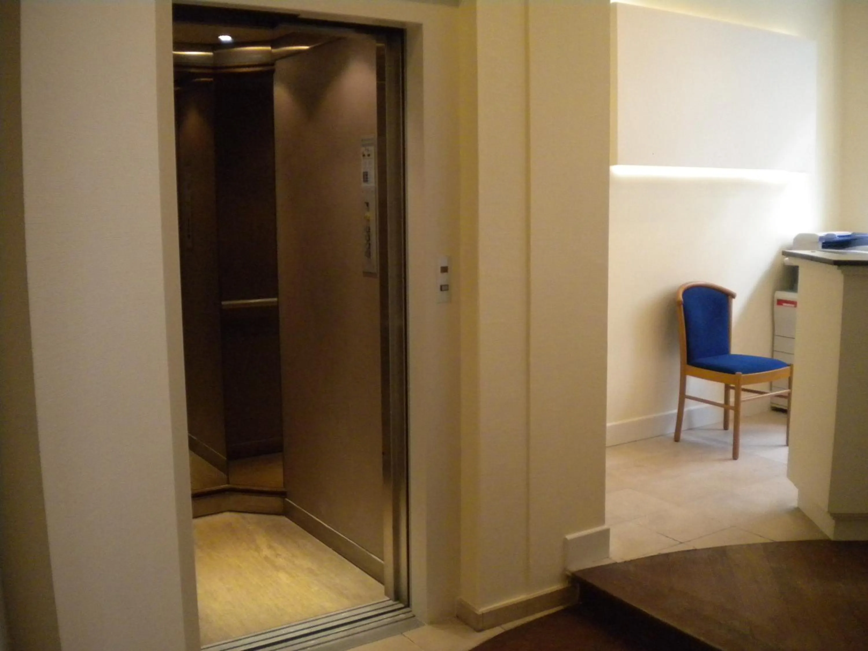 Lobby or reception in Hotel Queen Mary