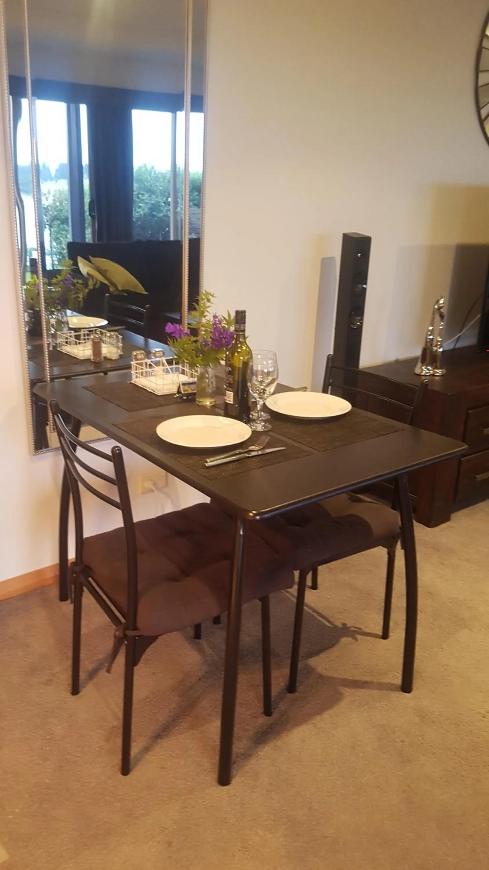 Dining area in Lewi Waters