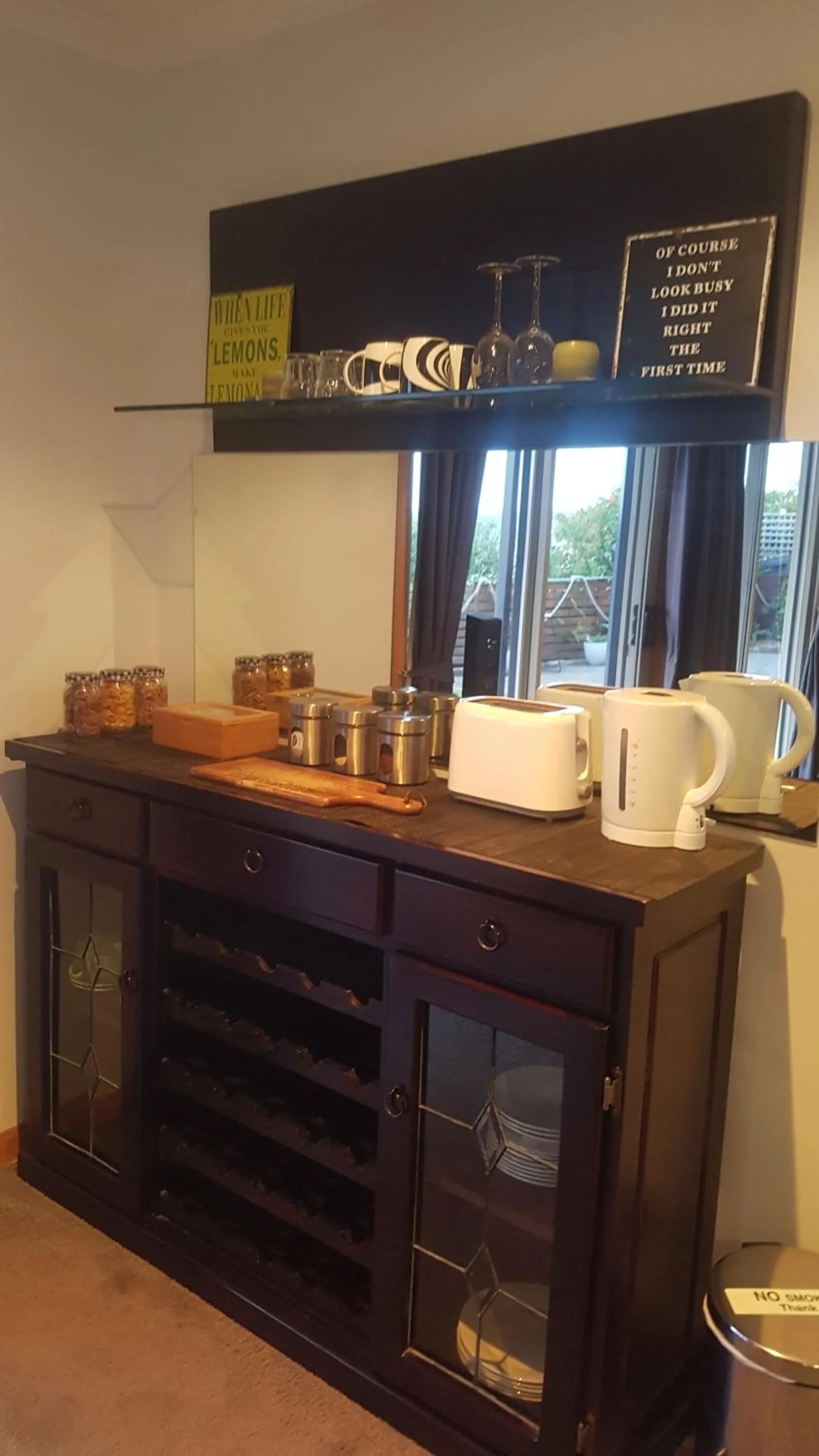 Coffee/tea facilities in Lewi Waters