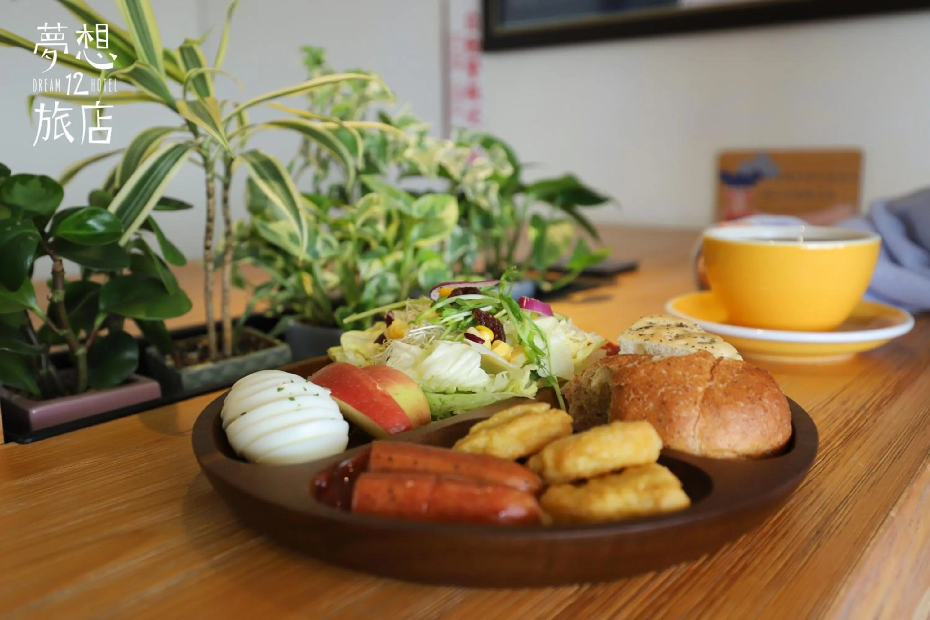 Food and drinks in Dream 12 Hotel