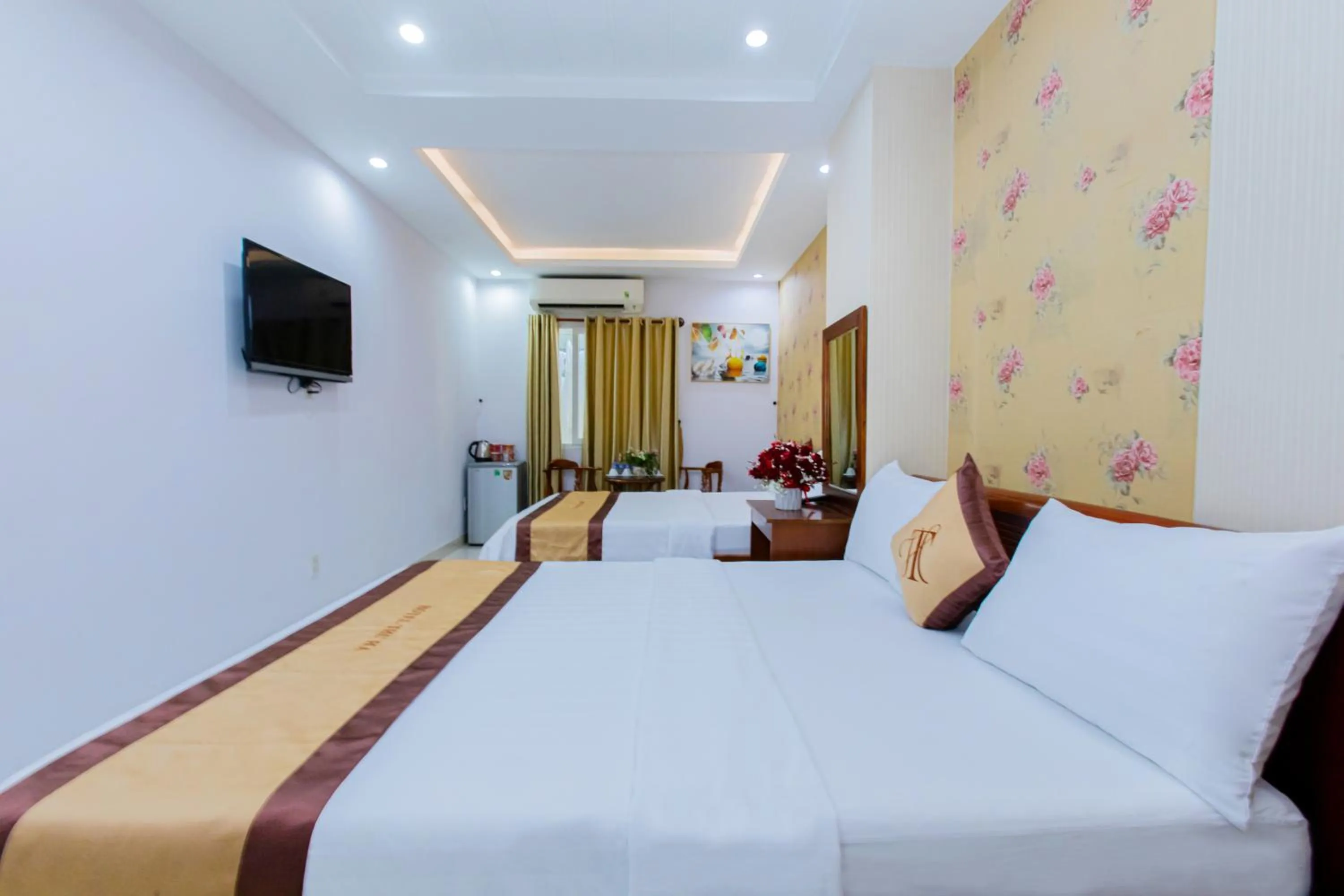 Photo of the whole room, Bed in Thu Ha Airport Hotel