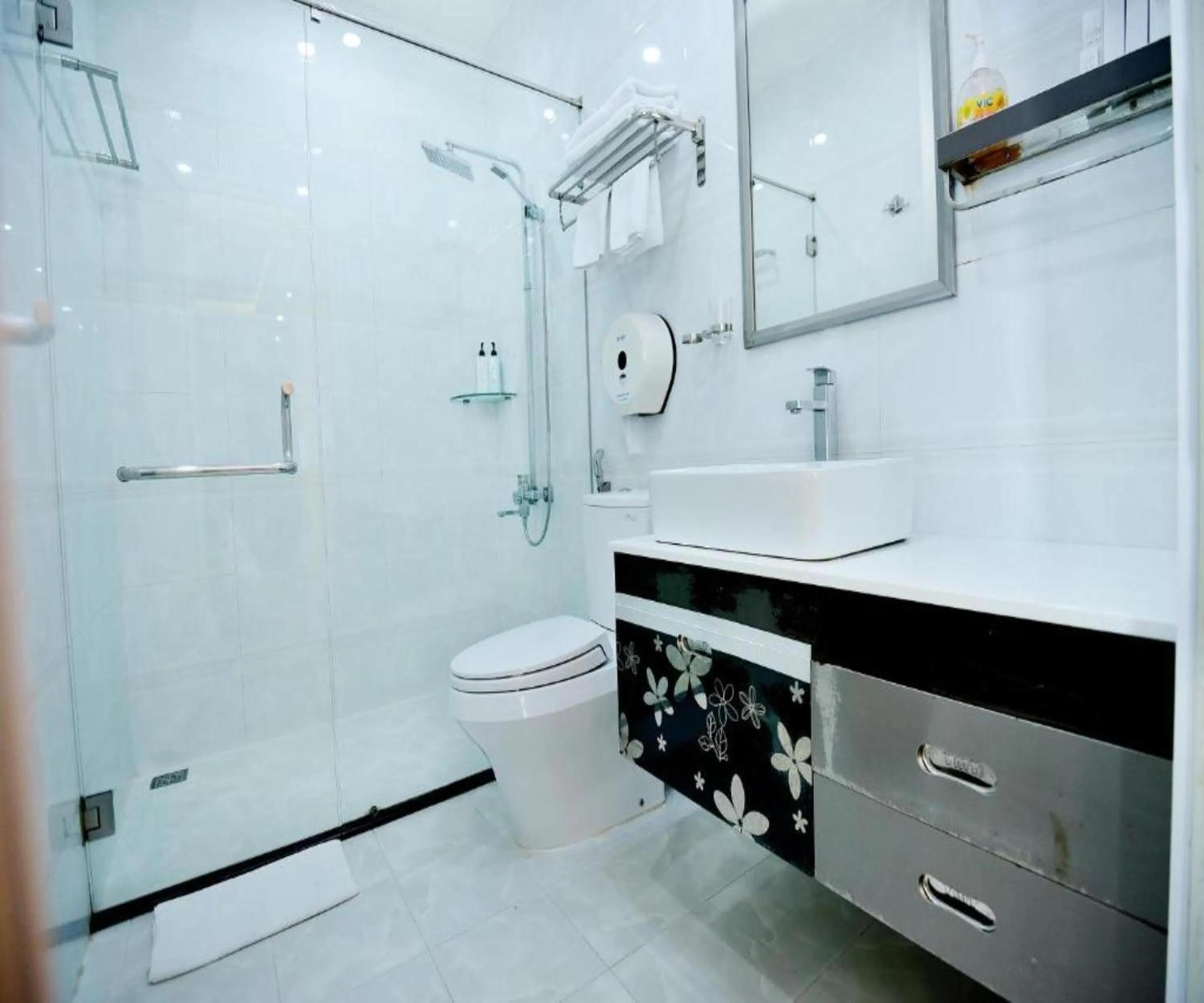 Bathroom in Thu Ha Airport Hotel