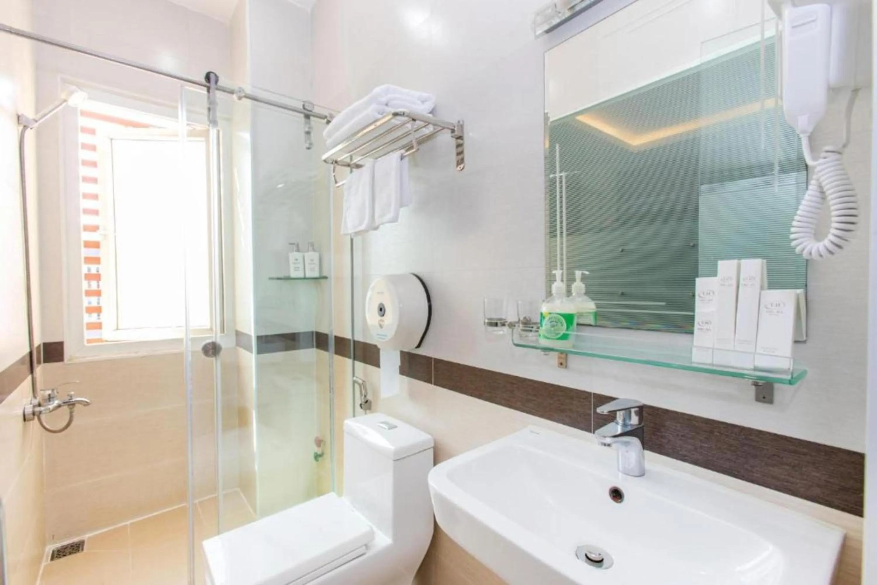 Toilet in Thu Ha Airport Hotel