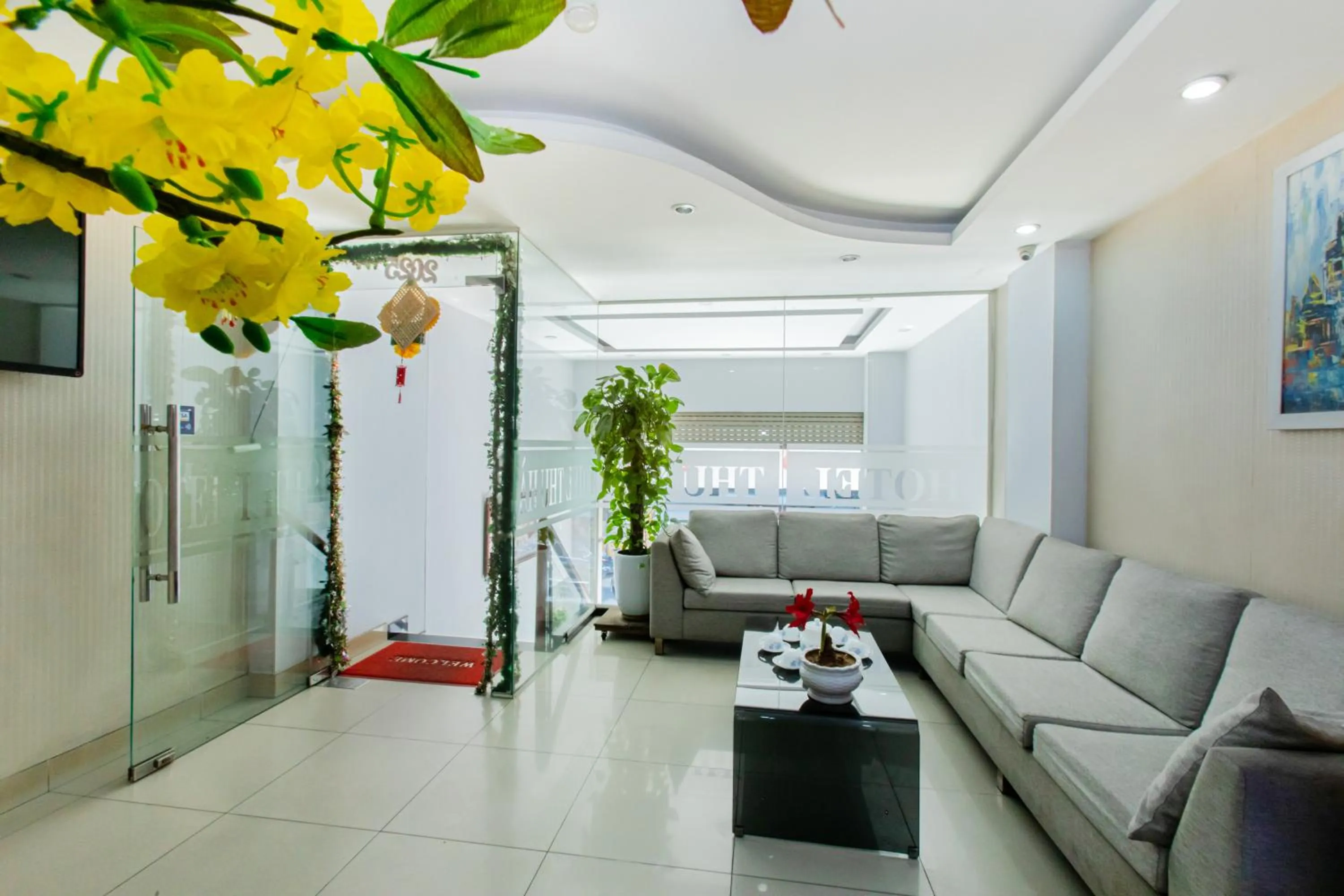 Seating area in Thu Ha Airport Hotel