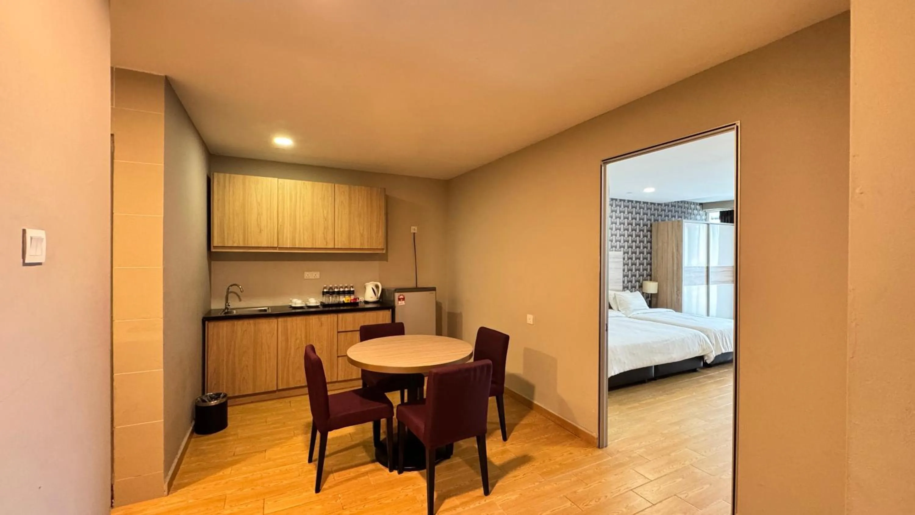 Kitchen or kitchenette, Bed in D Gateway Perdana Hotel Bangi