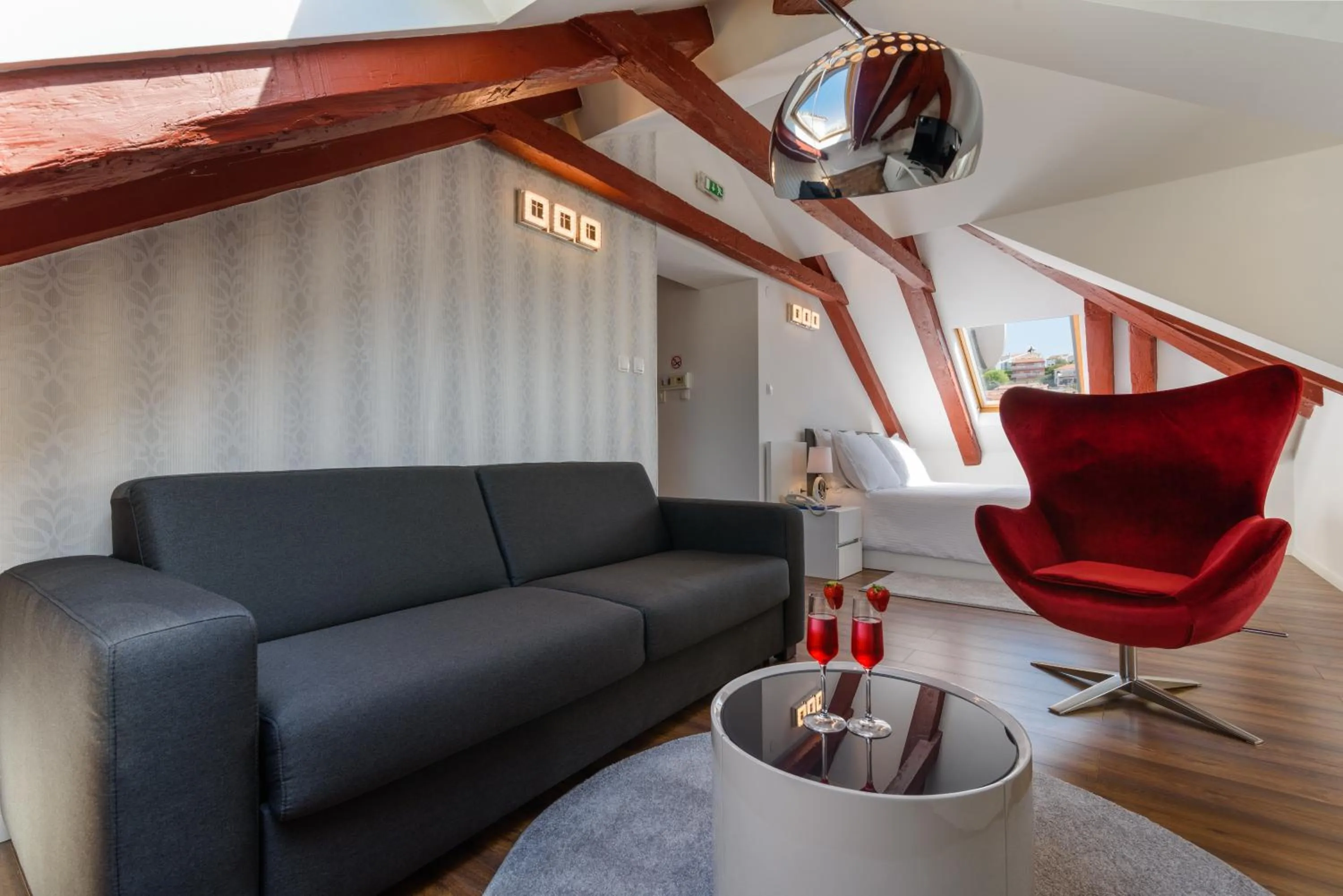 Photo of the whole room in Heritage Hotel Vila Sikaa