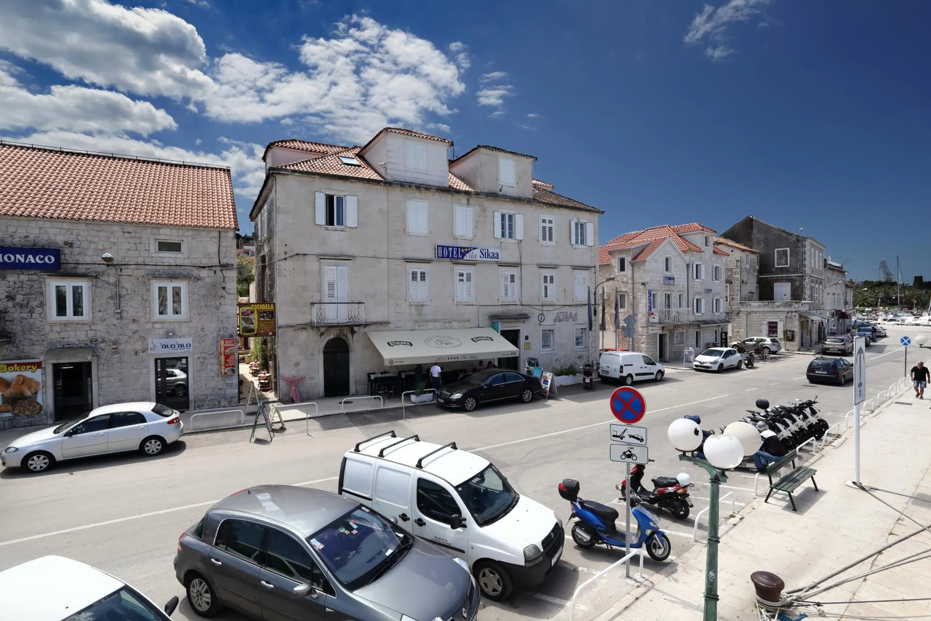 Street view in Heritage Hotel Vila Sikaa