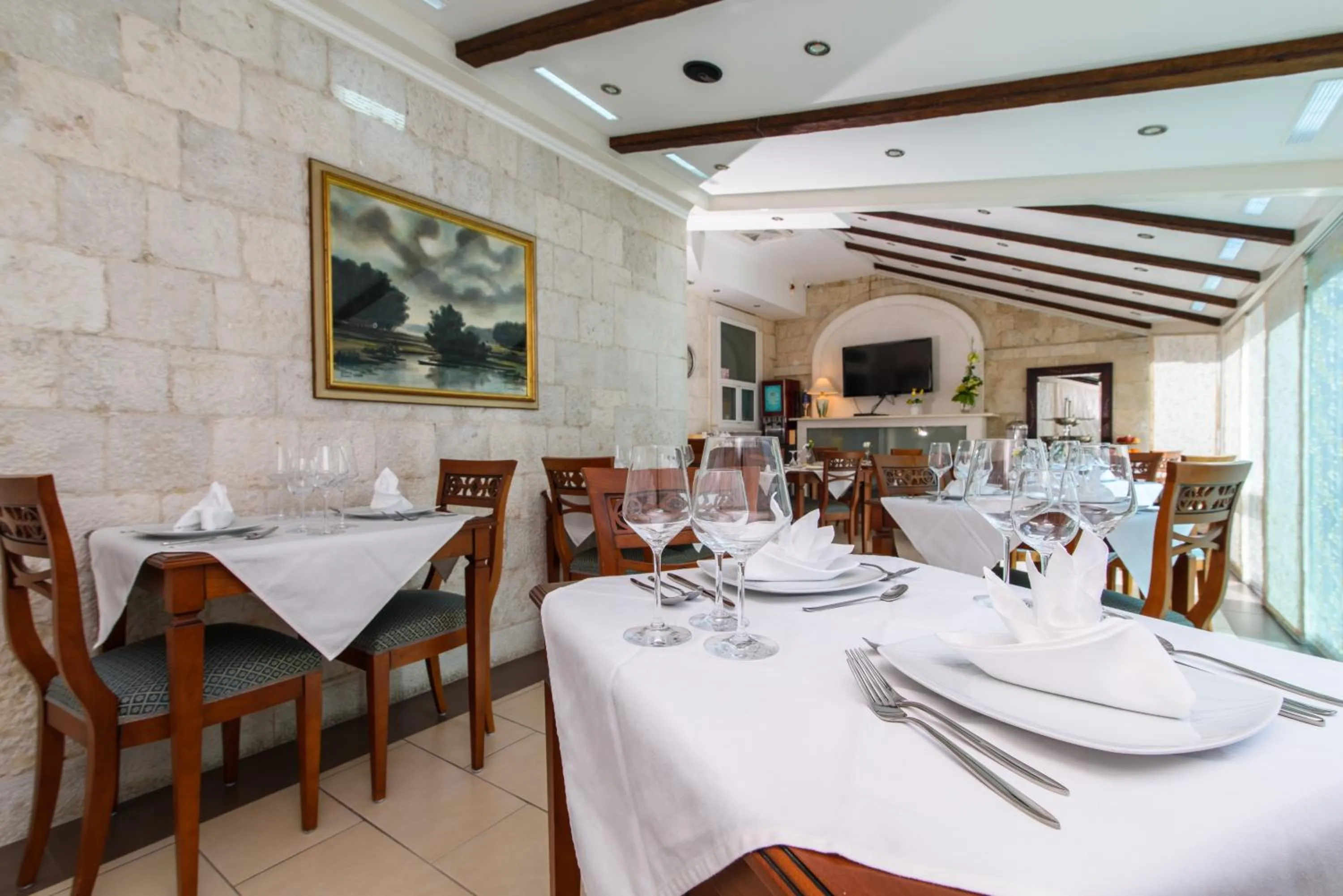 Restaurant/places to eat in Heritage Hotel Vila Sikaa