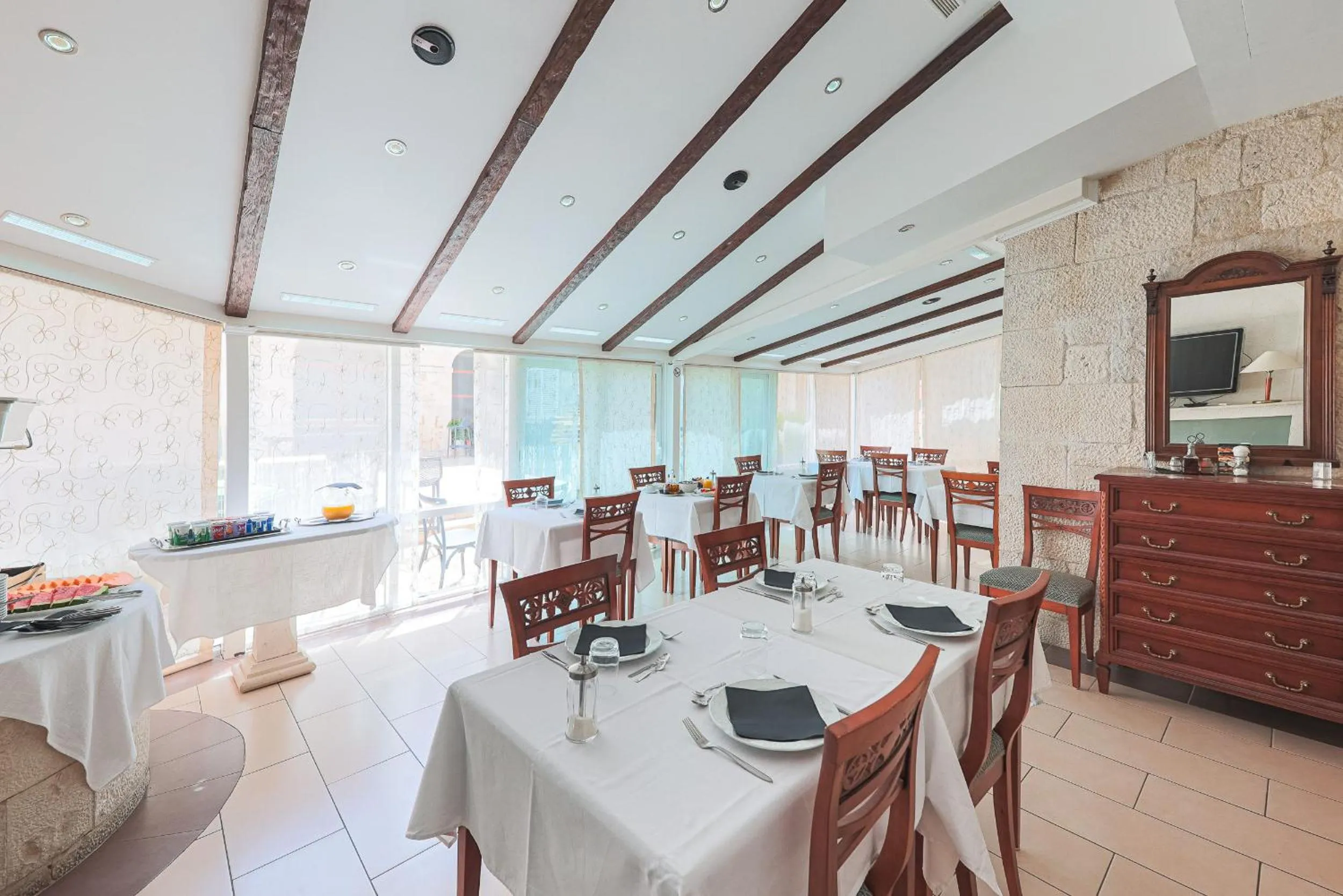 Restaurant/places to eat in Heritage Hotel Vila Sikaa