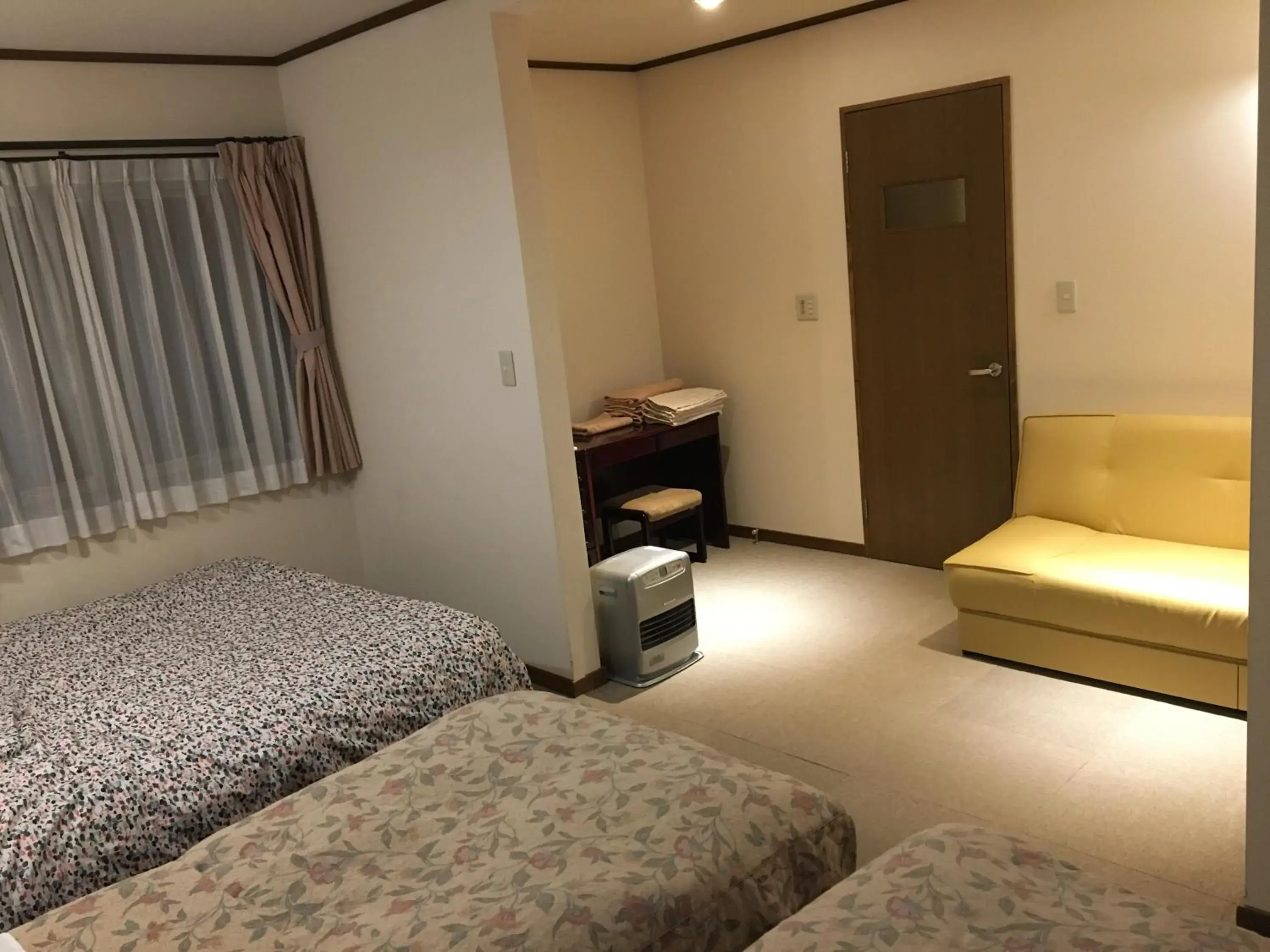 Quadruple Room with Bathroom in Ikoi Quadruple Room with Bathroom in Ikoi