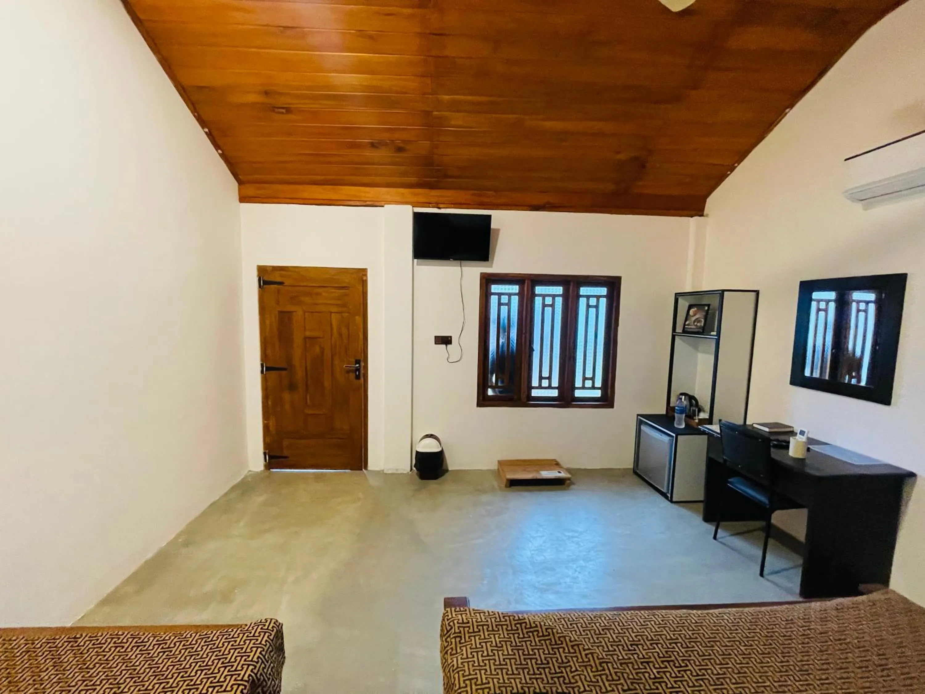Nilaveli Hybrid Holiday Hotel