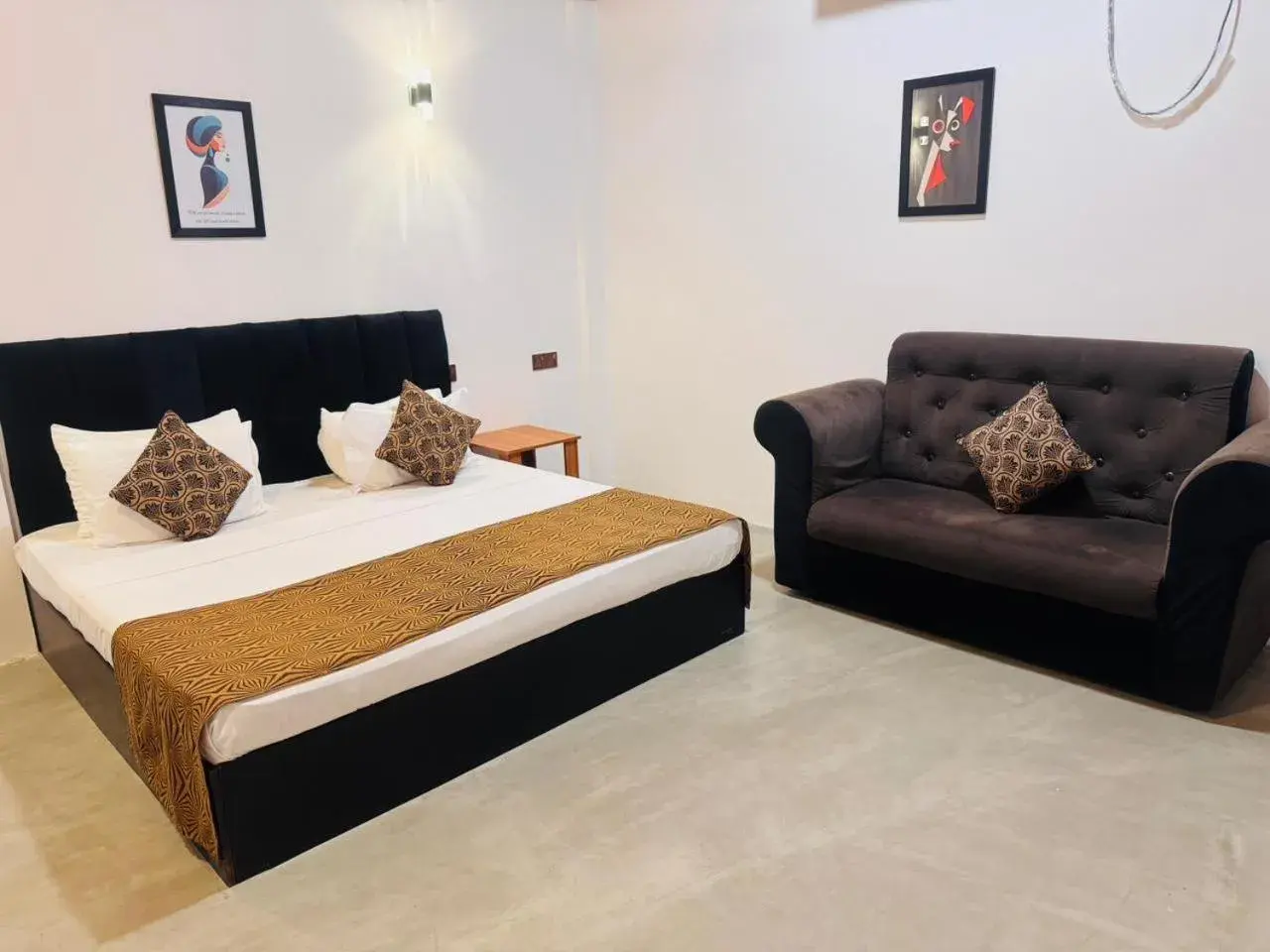 Deluxe Double or Twin Room in Nilaveli Hybrid Holiday Hotel Deluxe Double or Twin Room in Nilaveli Hybrid Holiday Hotel