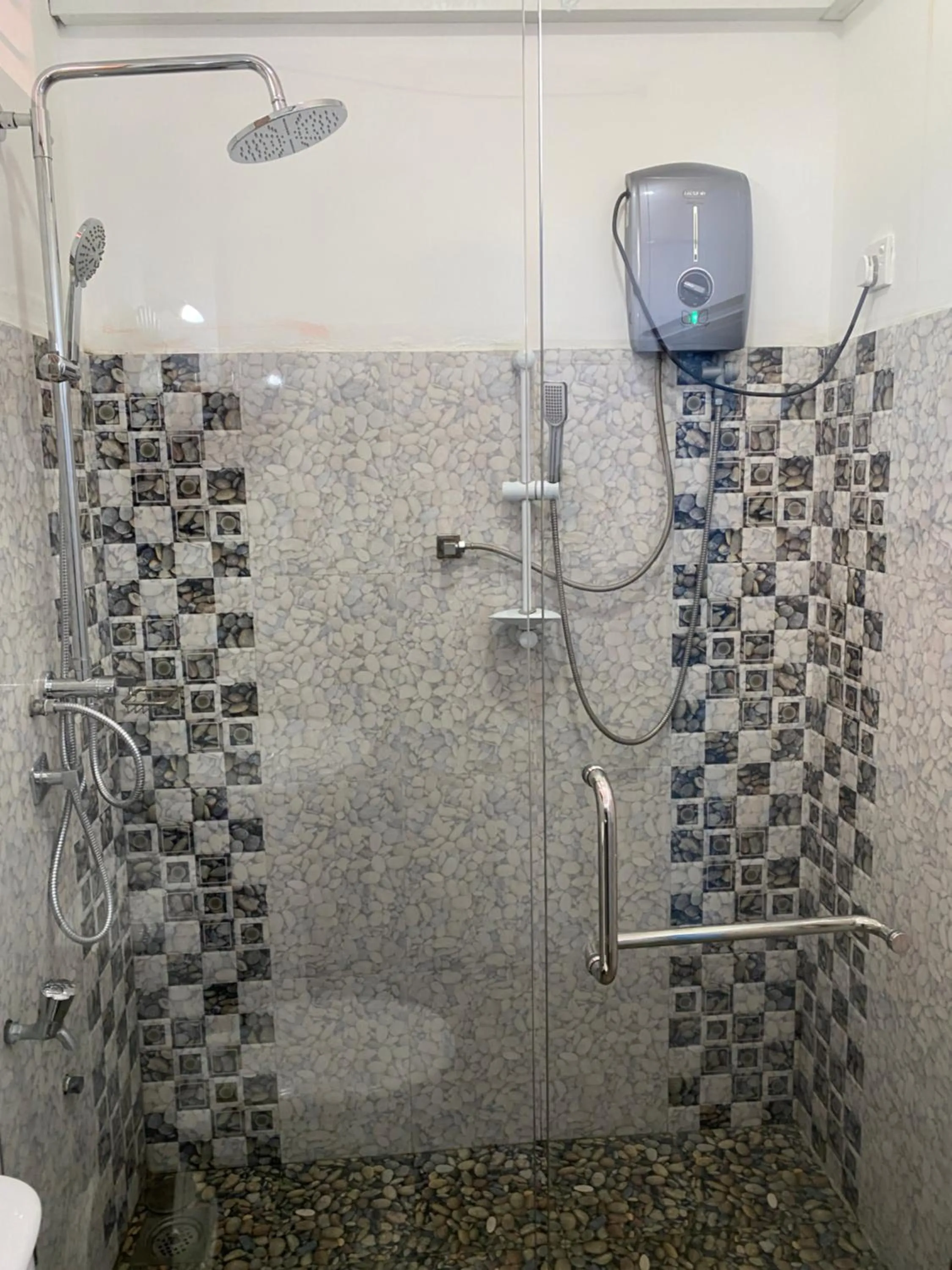 Nilaveli Hybrid Holiday Hotel