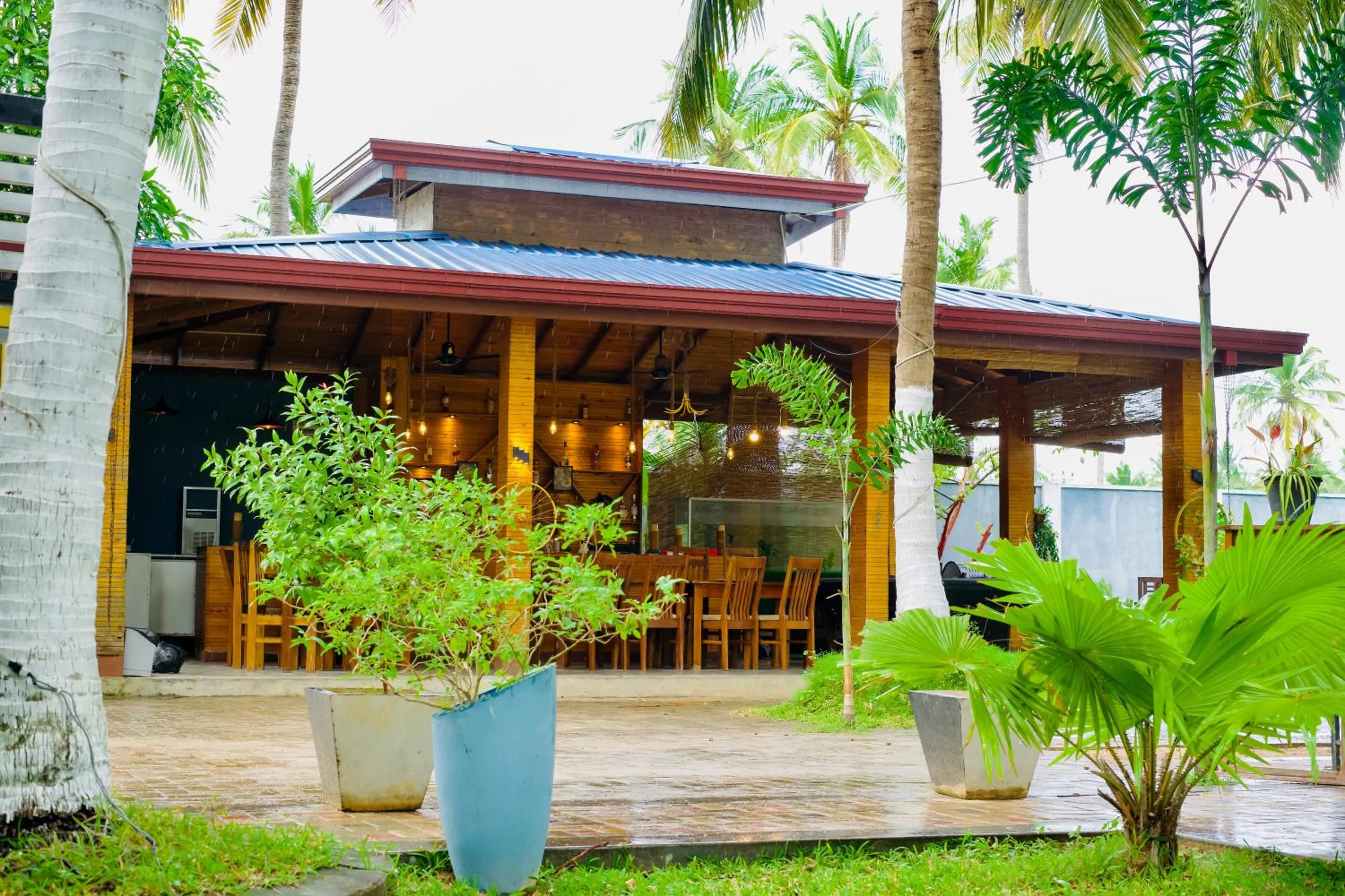 Nilaveli Hybrid Holiday Hotel
