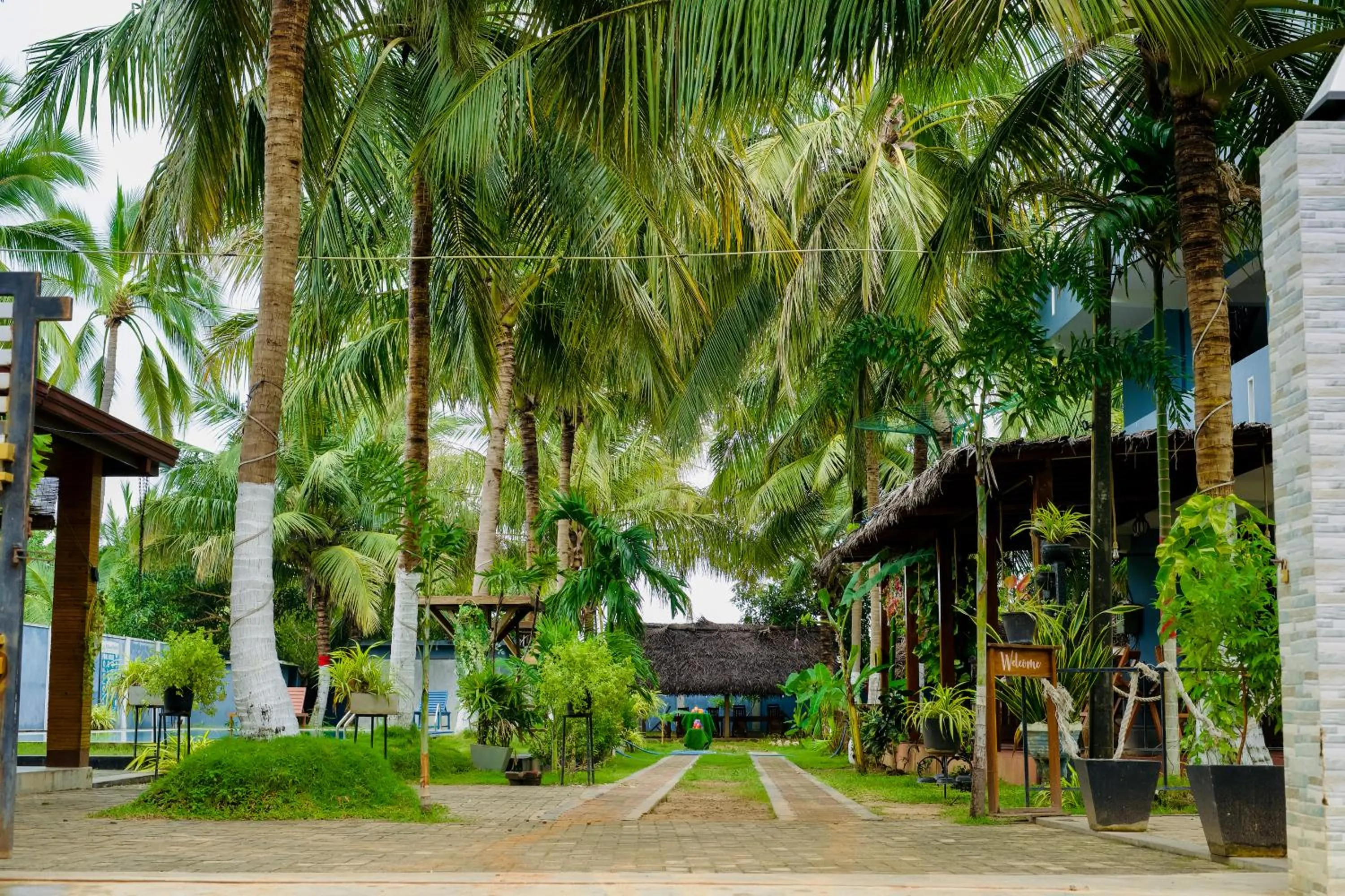 Nilaveli Hybrid Holiday Hotel