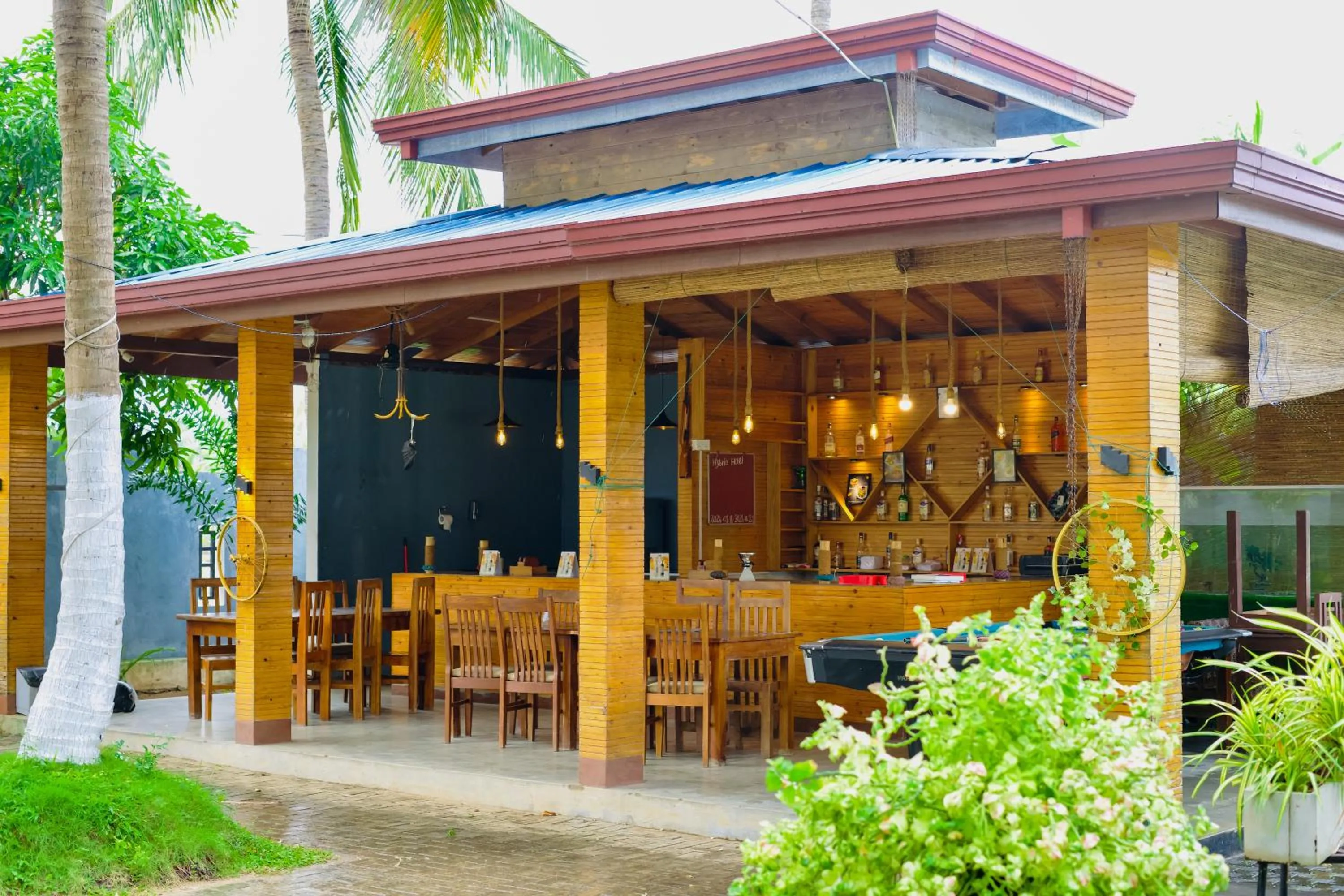 Nilaveli Hybrid Holiday Hotel