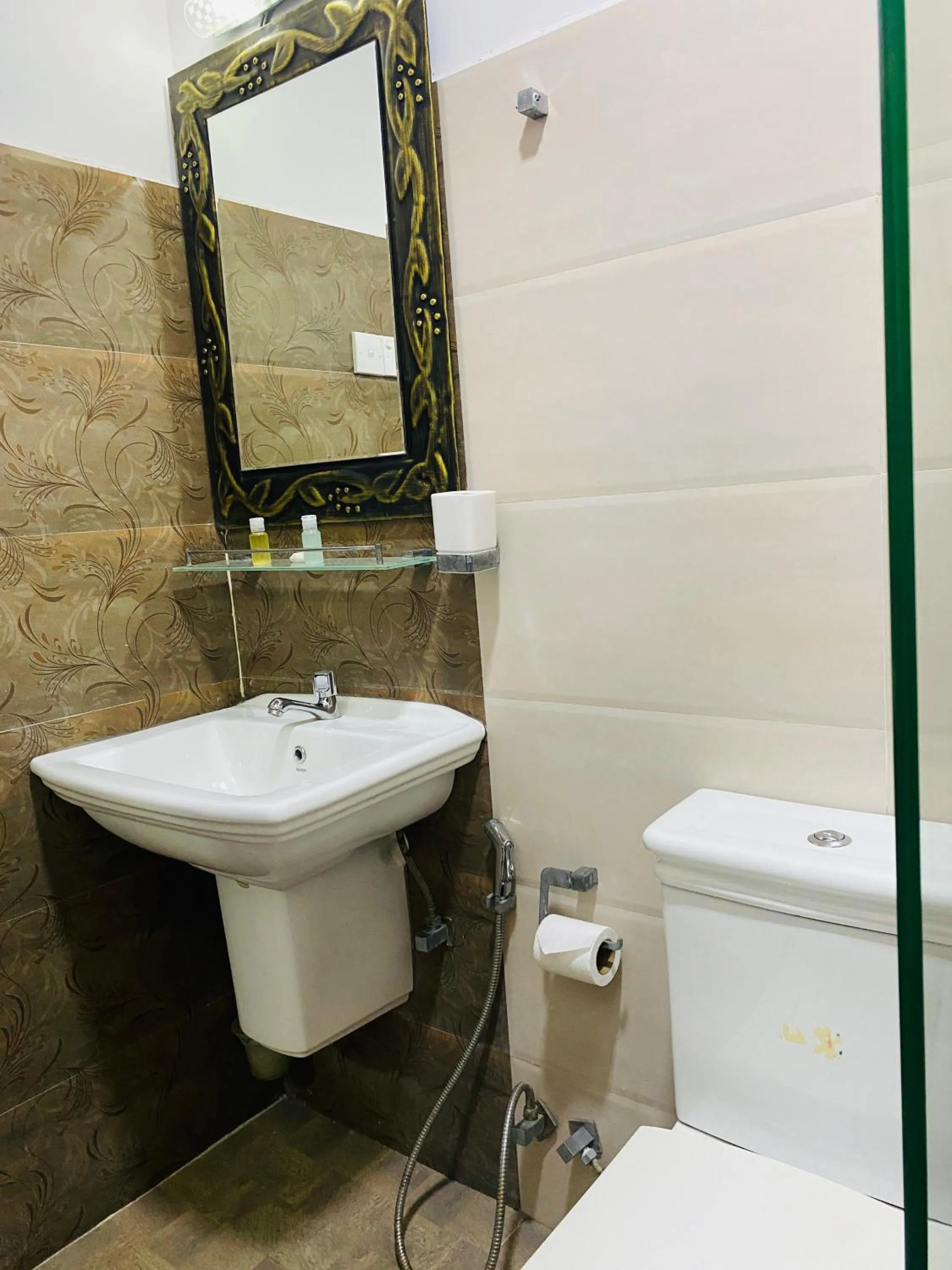 Nilaveli Hybrid Holiday Hotel