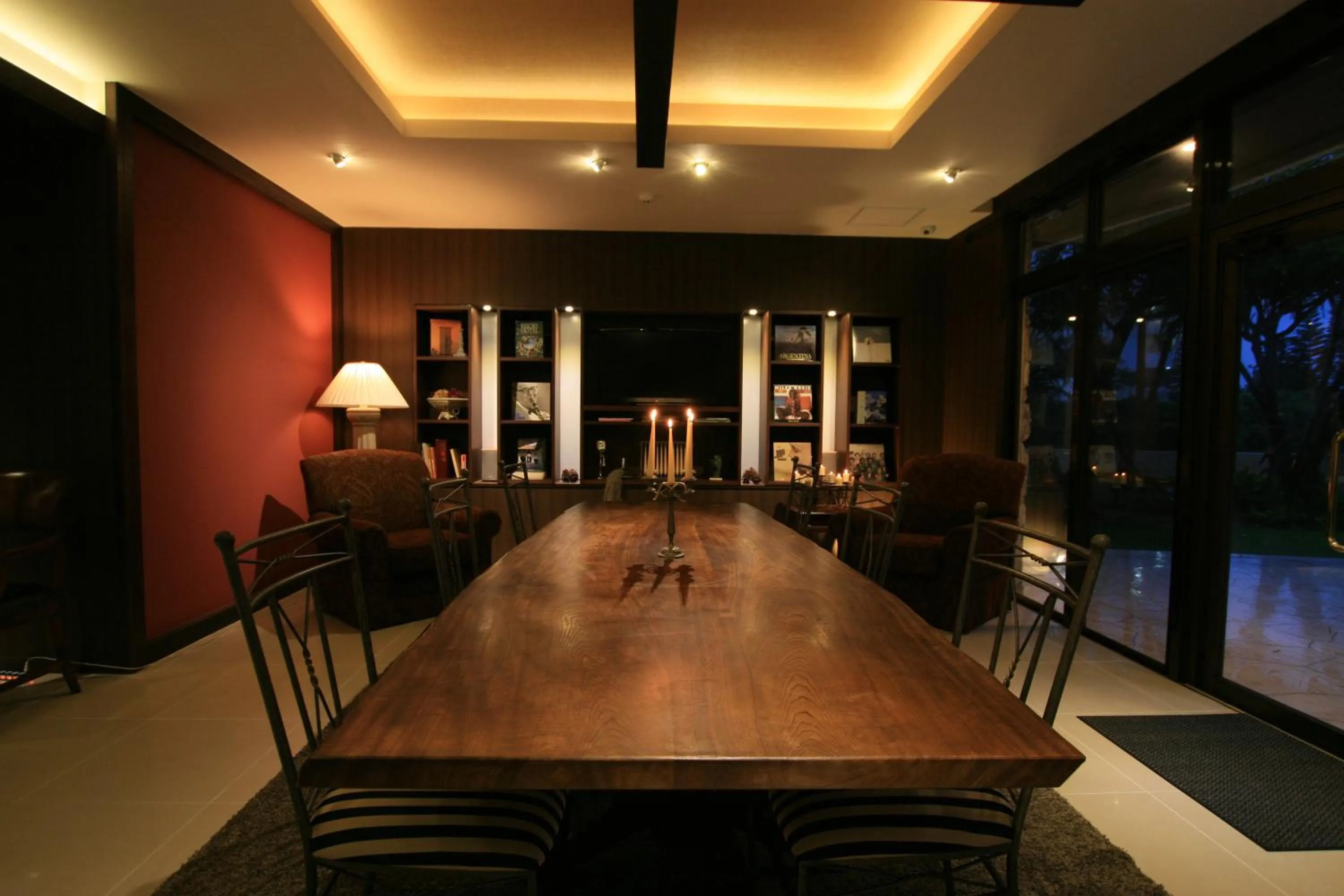 Library in La Casa Panacea Okinawa Resort