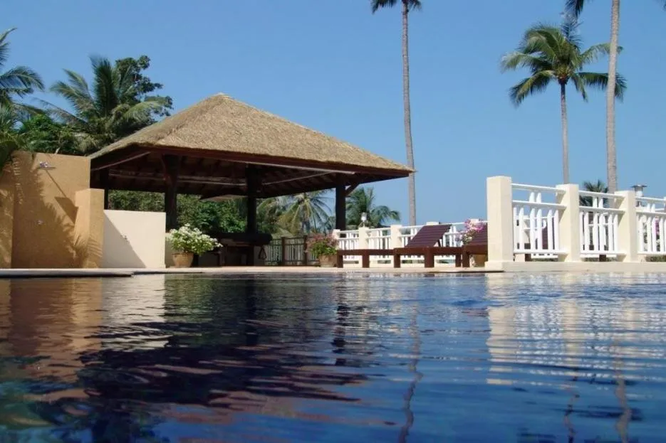 Swimming pool in Kalara Gardens