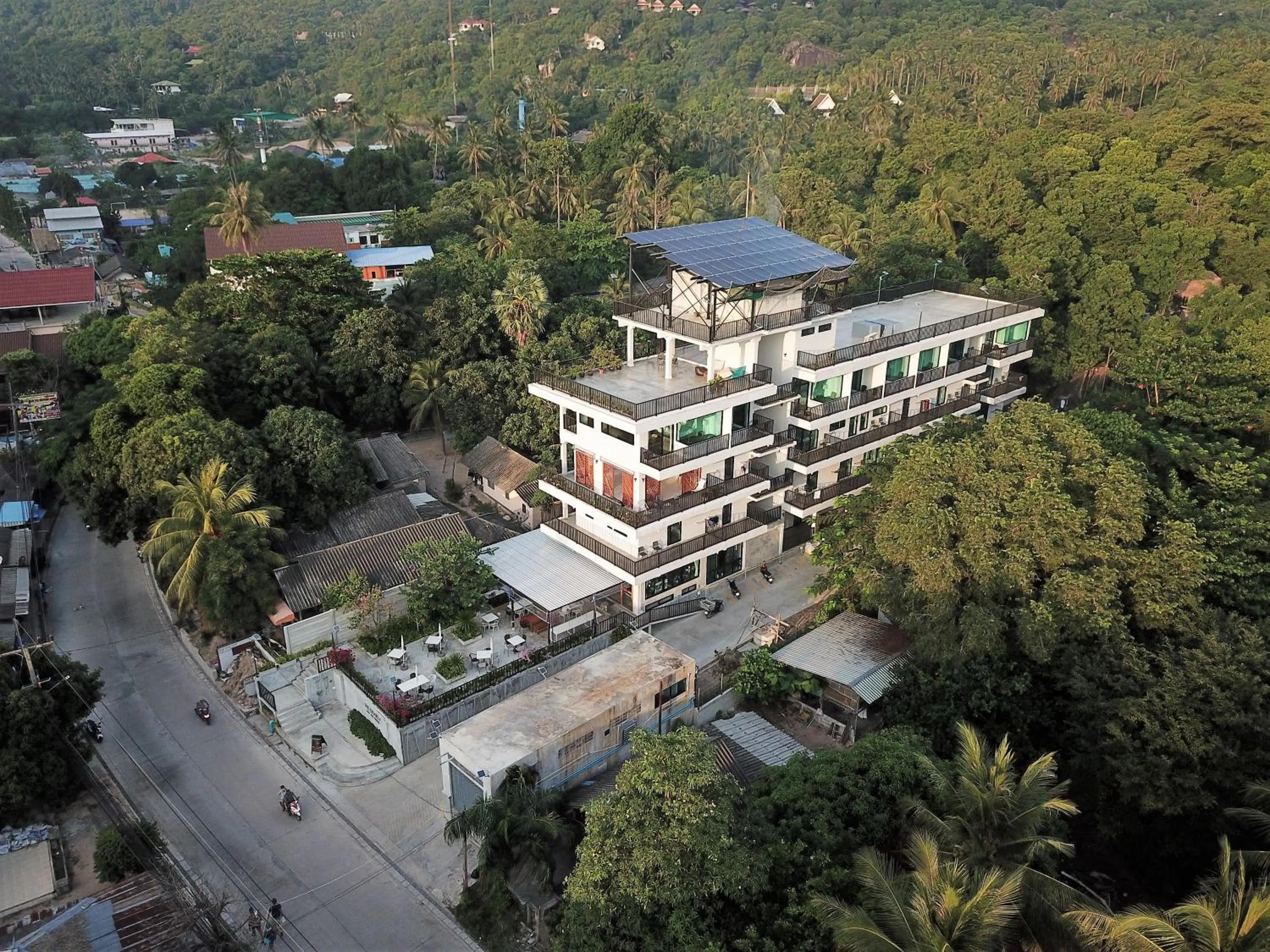 Property building in The Dearly Koh Tao Hostel-PADI 5 Star Dive Resort