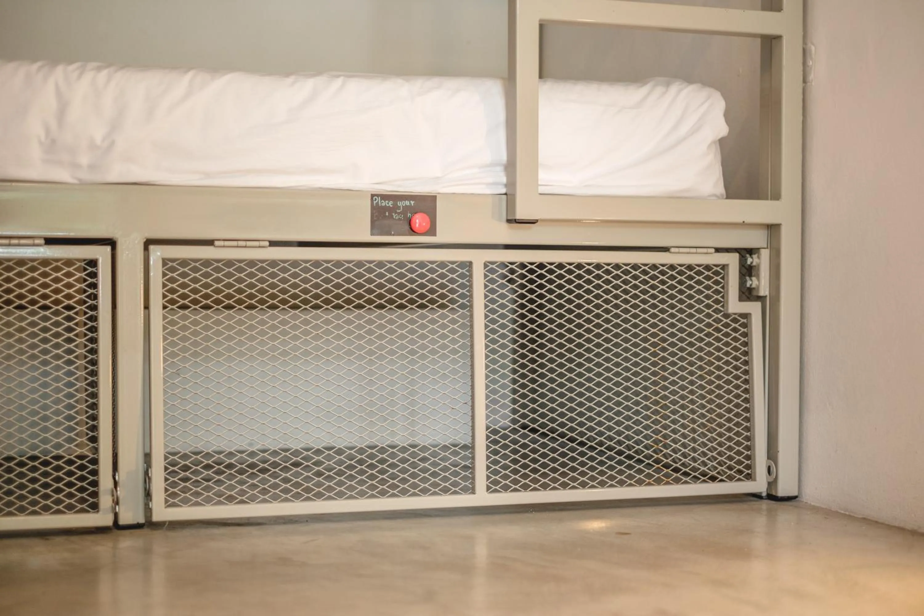 bunk bed in The Dearly Koh Tao Hostel-PADI 5 Star Dive Resort