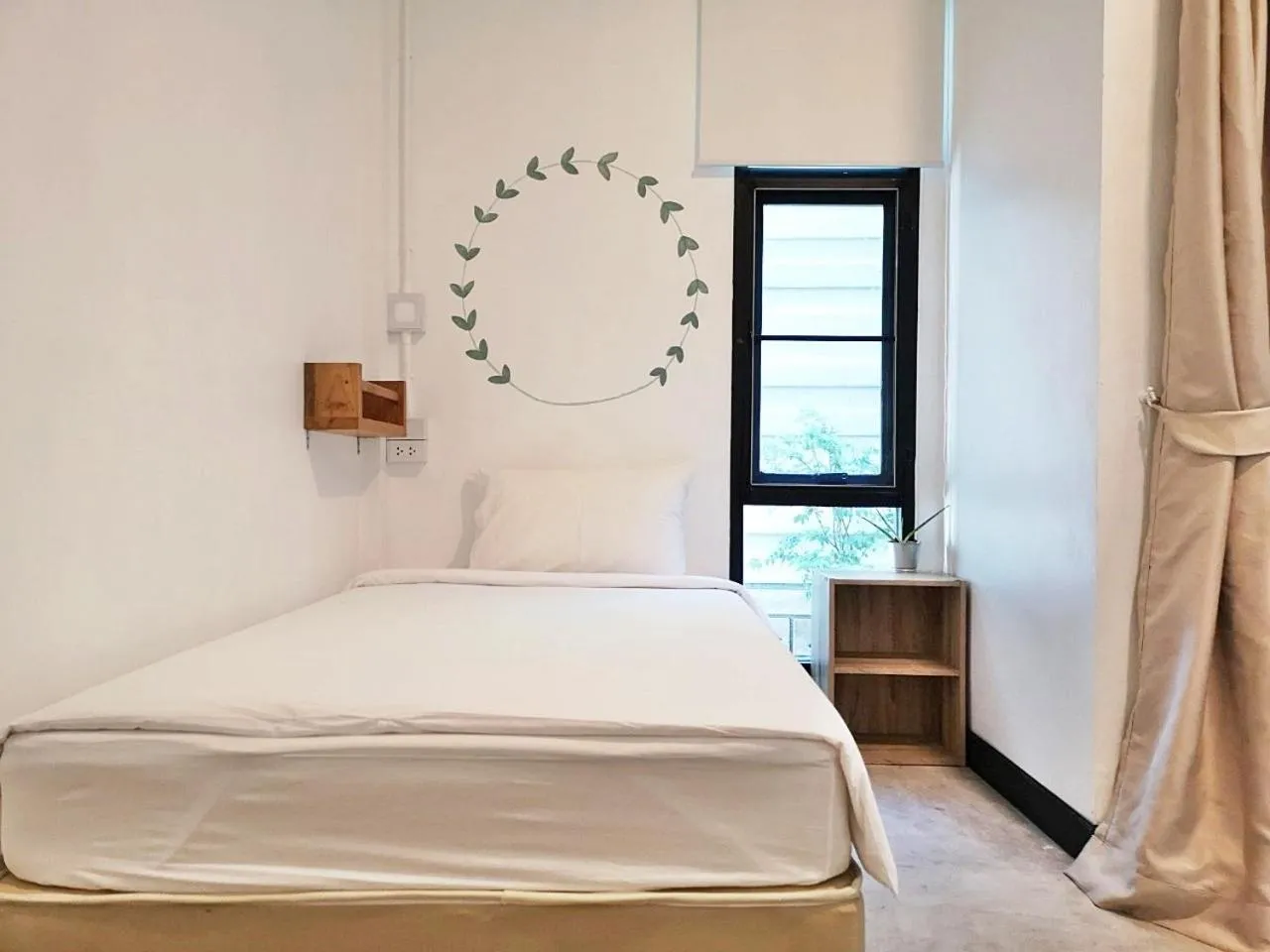 Bed in The Dearly Koh Tao Hostel-PADI 5 Star Dive Resort