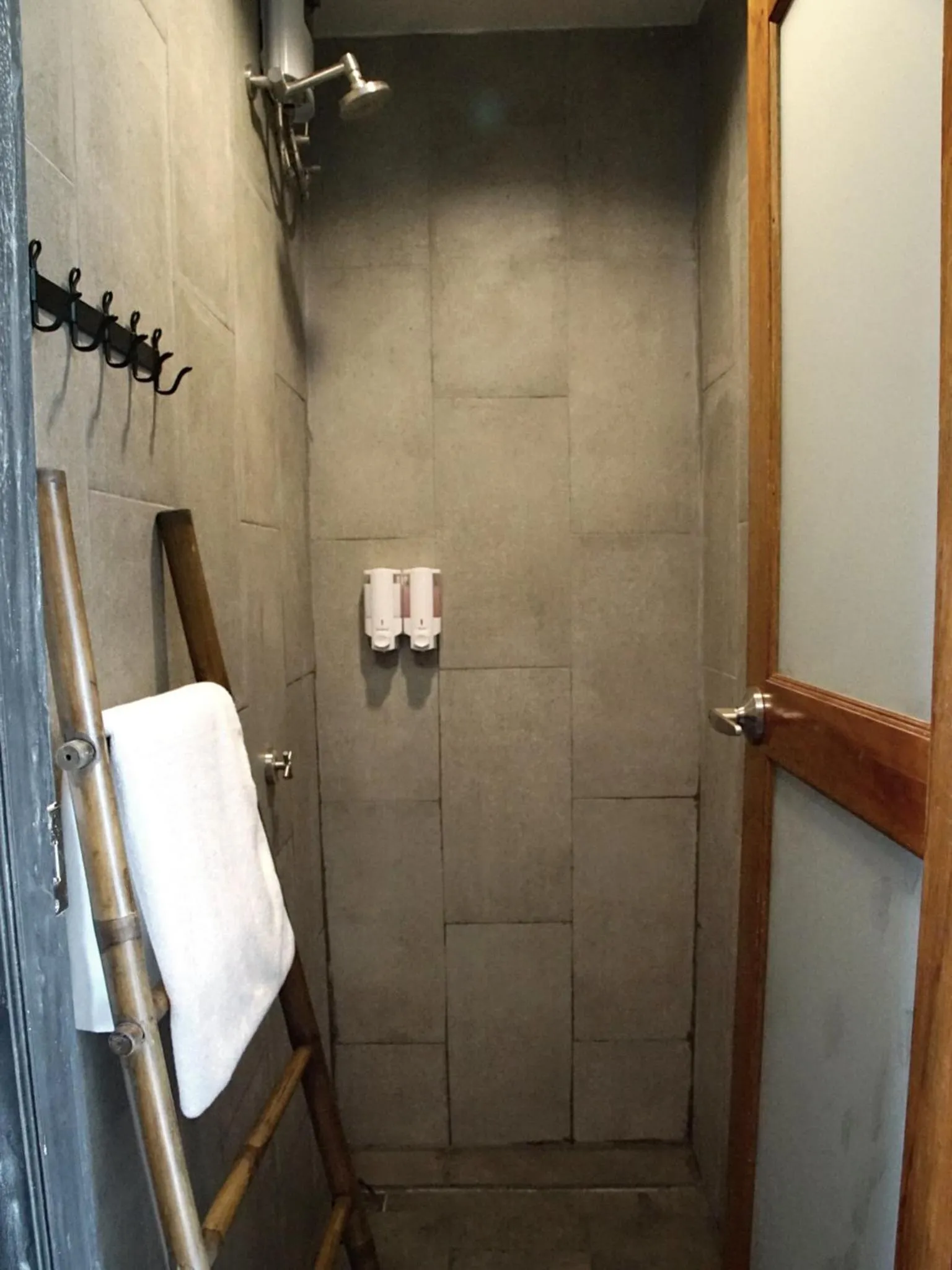 Toilet in The Dearly Koh Tao Hostel-PADI 5 Star Dive Resort