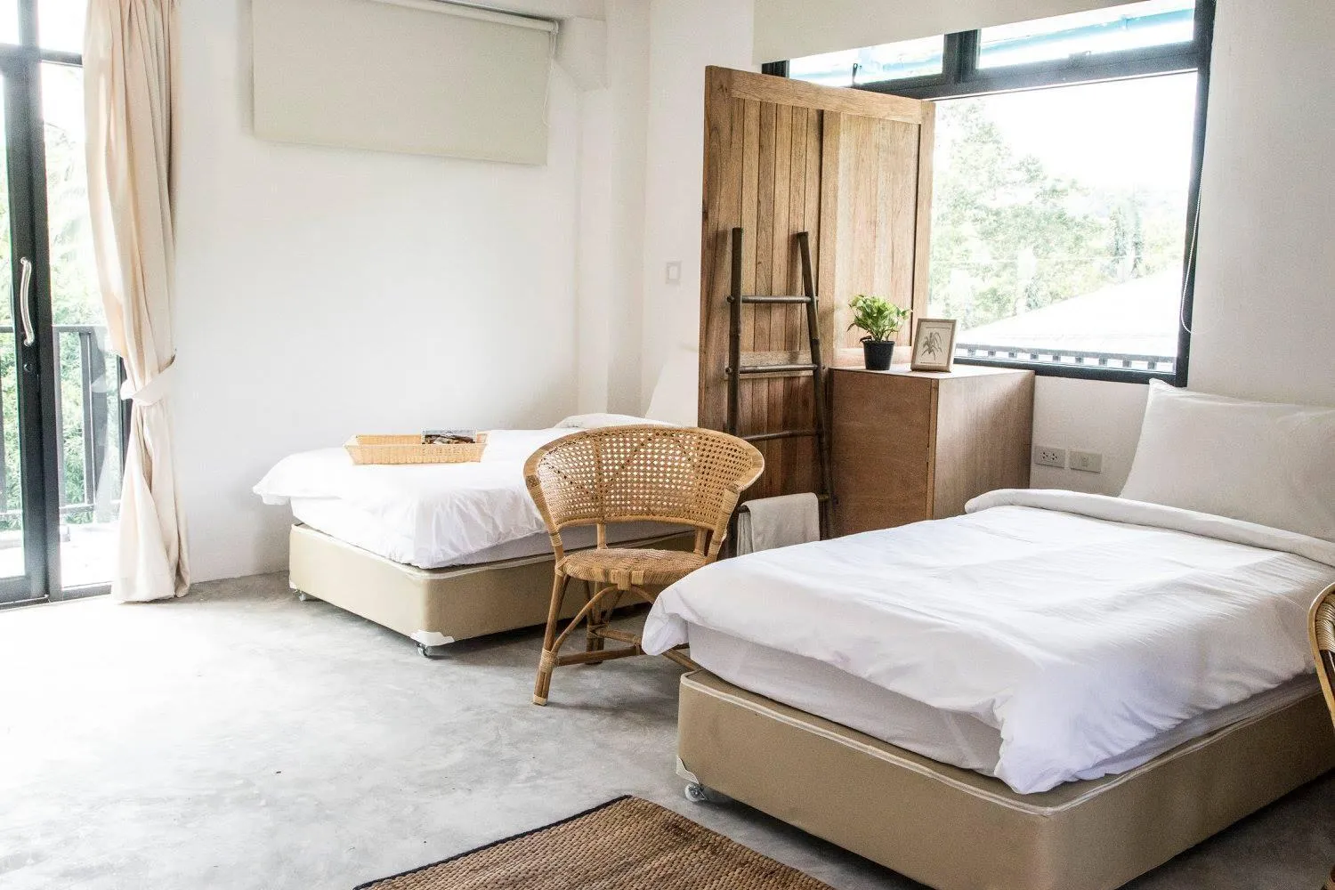 Bed in The Dearly Koh Tao Hostel-PADI 5 Star Dive Resort