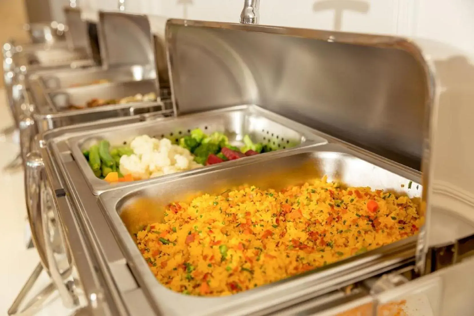 Restaurant/places to eat in Delicate Hotel Restaurant/places to eat in Delicate Hotel