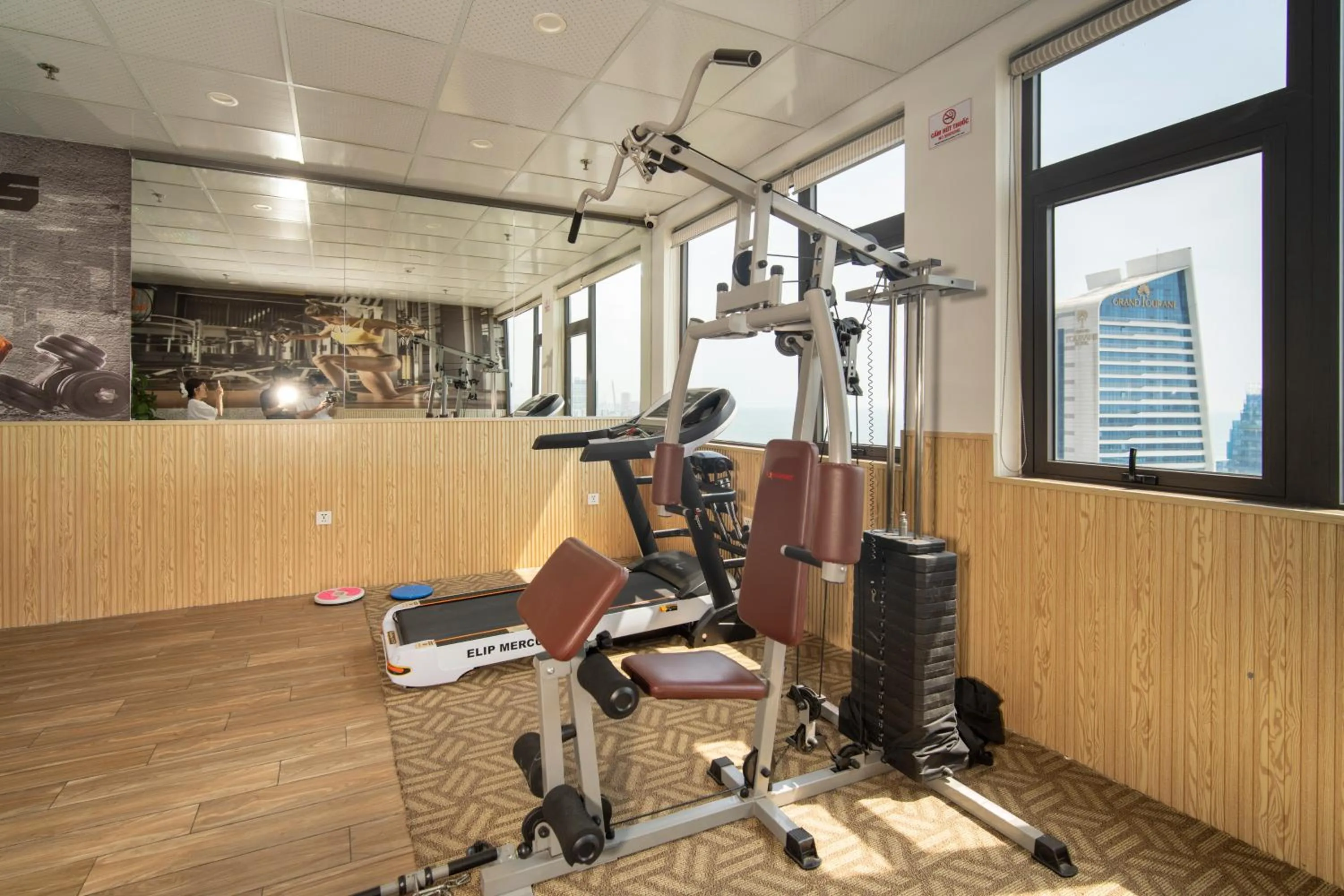 Fitness centre/facilities in Delicate Hotel