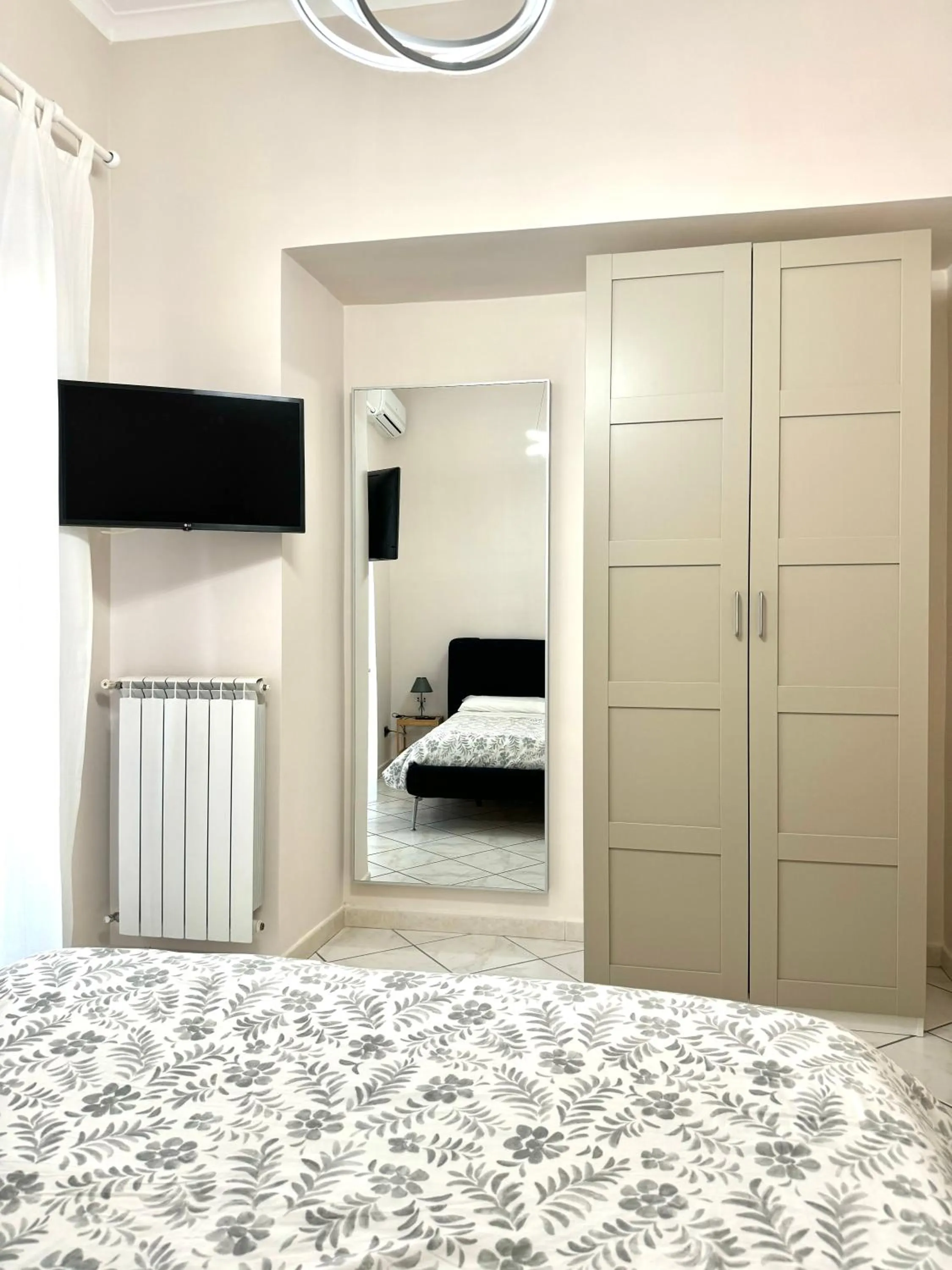 TV and multimedia, Bed in B&B Eracle