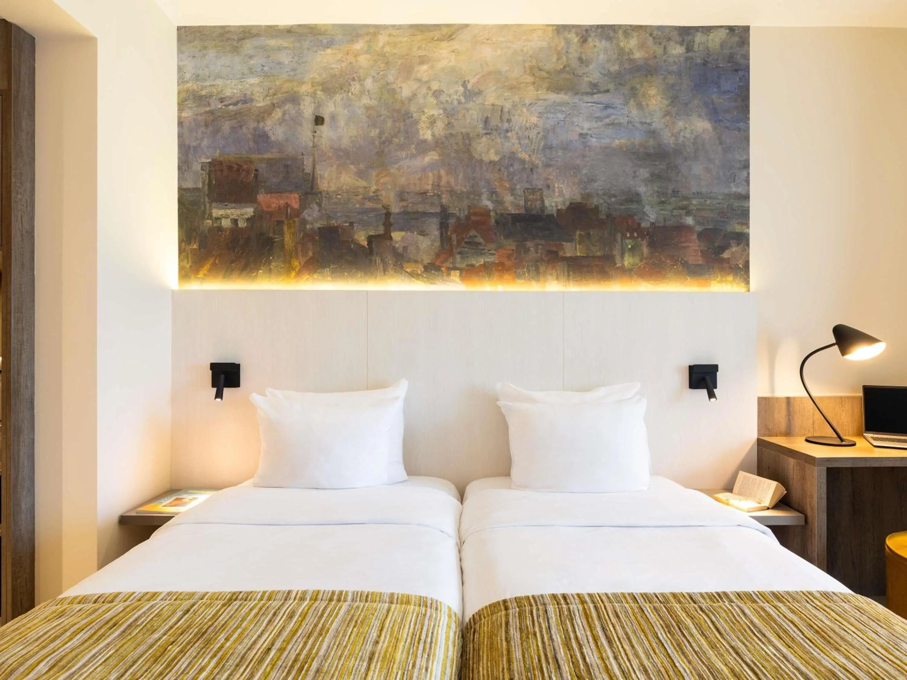 Bedroom, Bed in Mercure Oostende