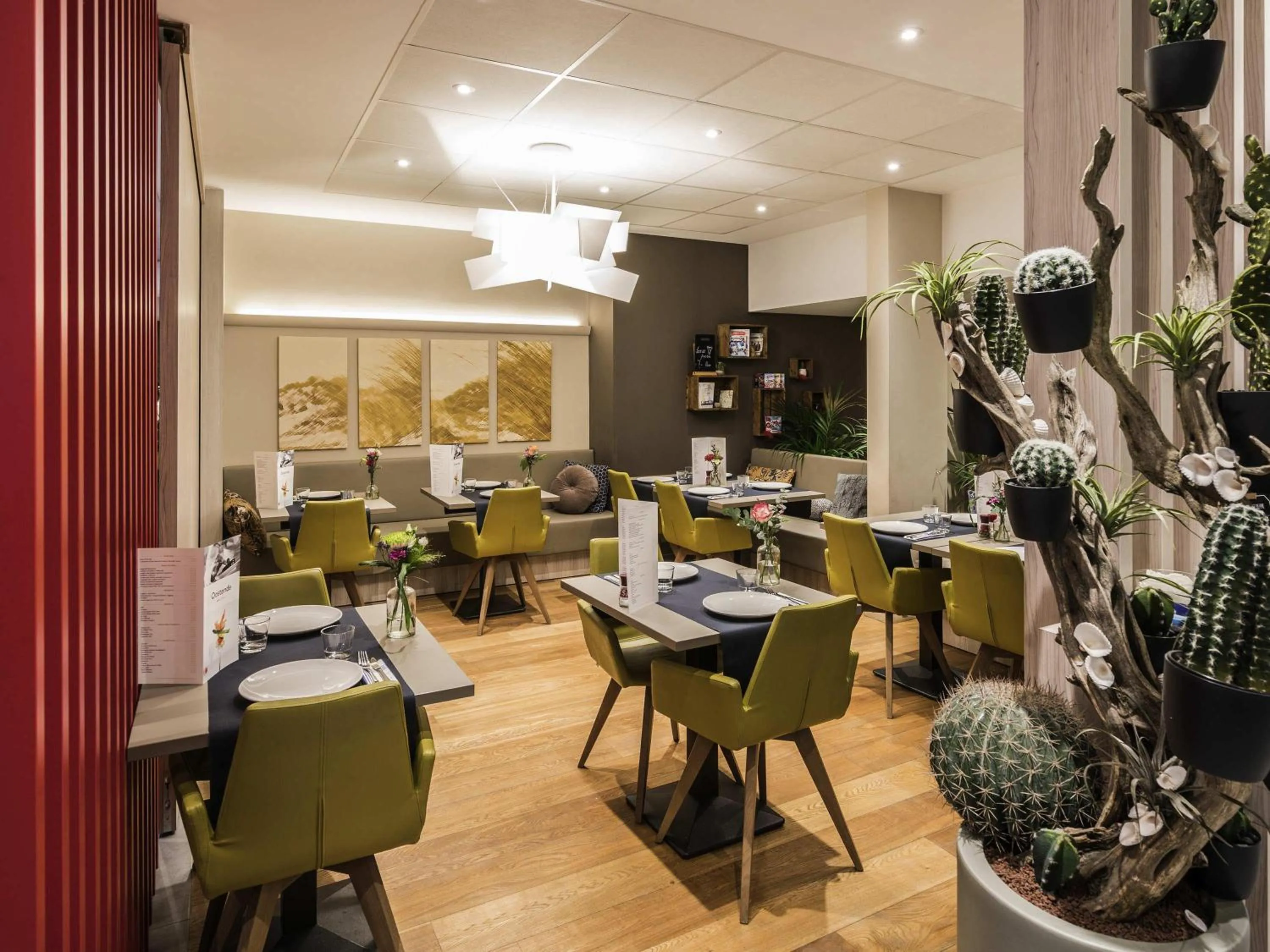 Restaurant/places to eat in Mercure Oostende
