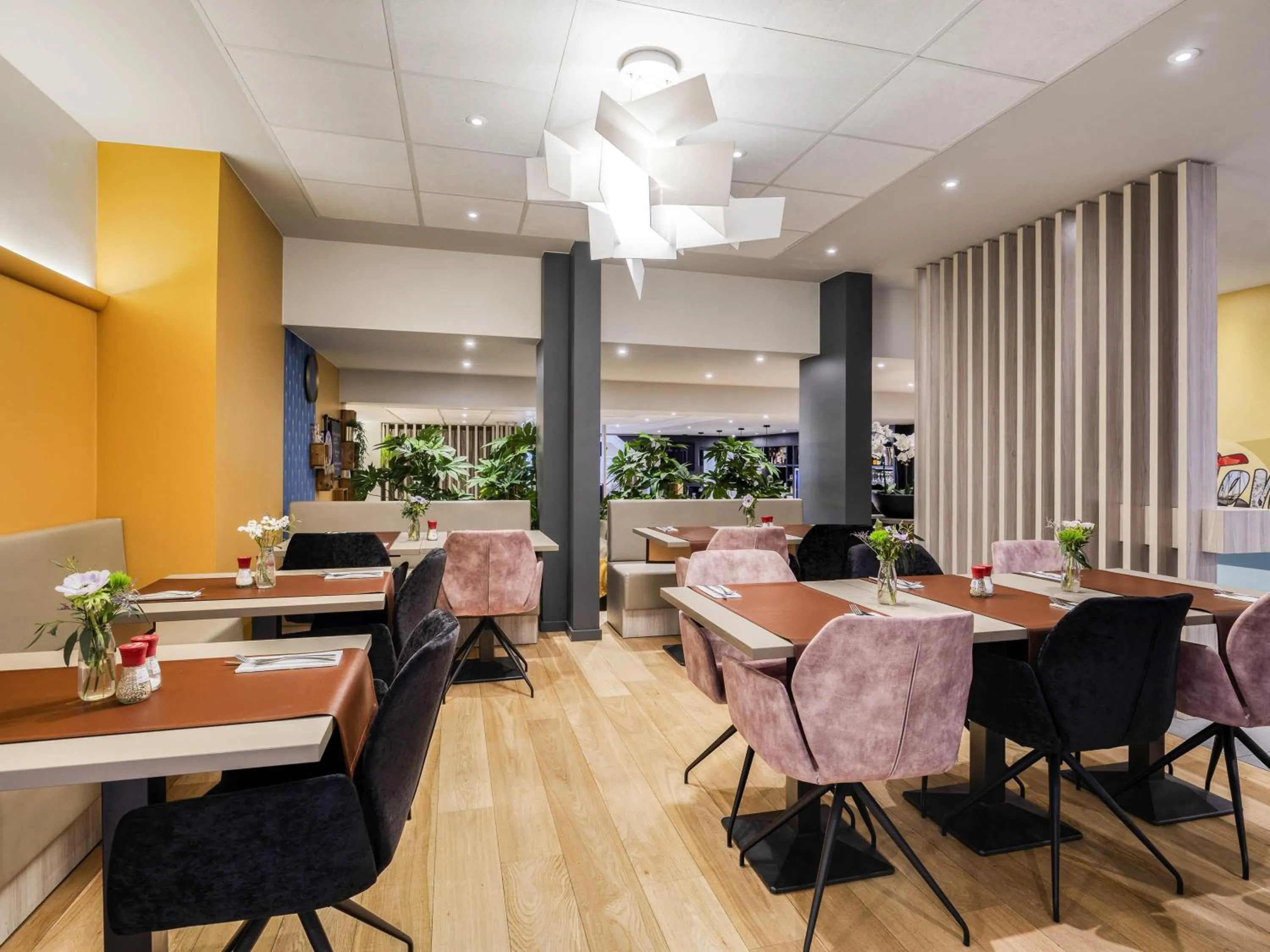 Restaurant/places to eat in Mercure Oostende