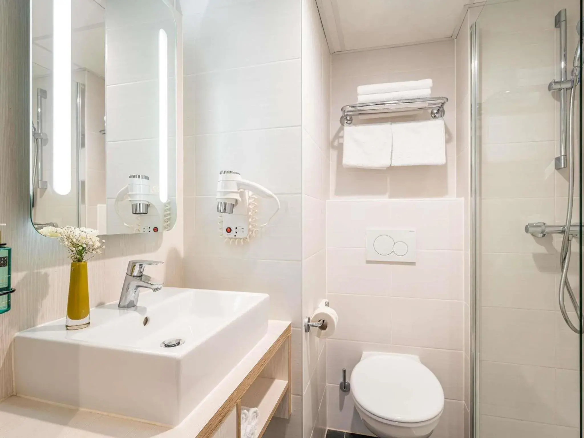 Bedroom in Mercure Oostende Bedroom in Mercure Oostende