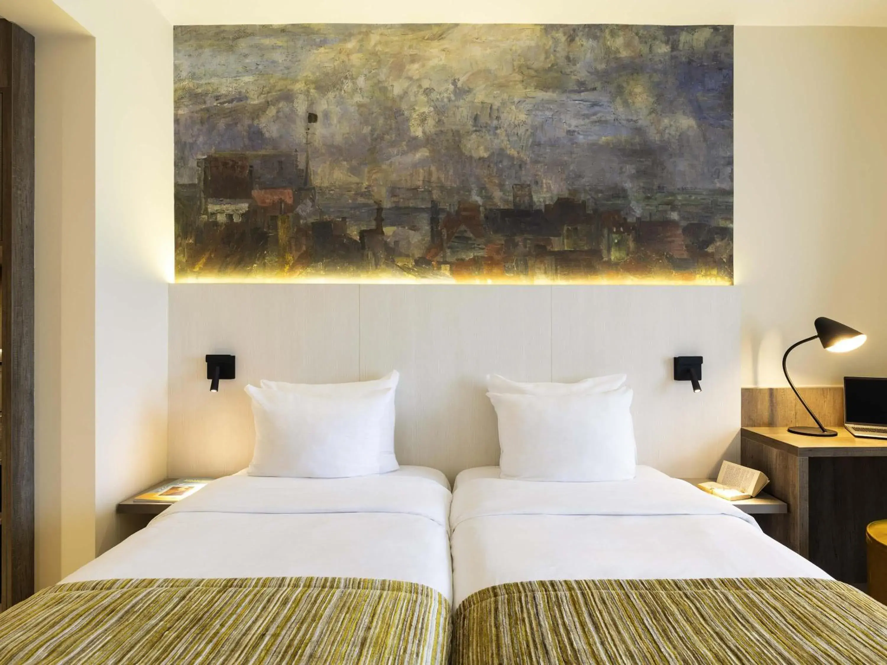 Property building, Bed in Mercure Oostende Property building, Bed in Mercure Oostende