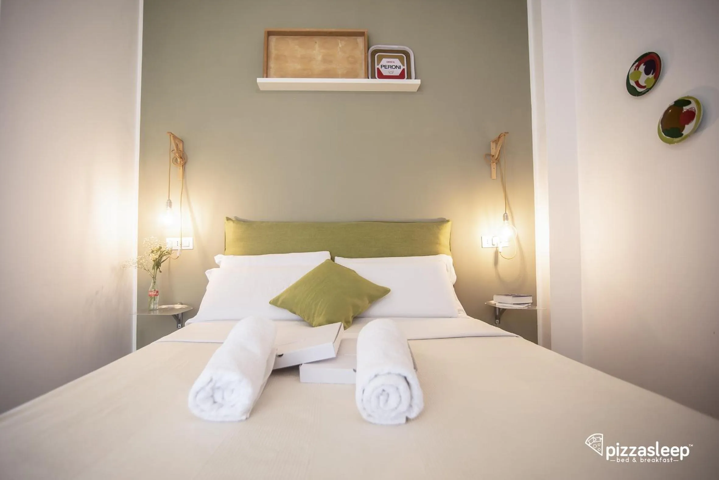 Bed in PizzaSleep B&B