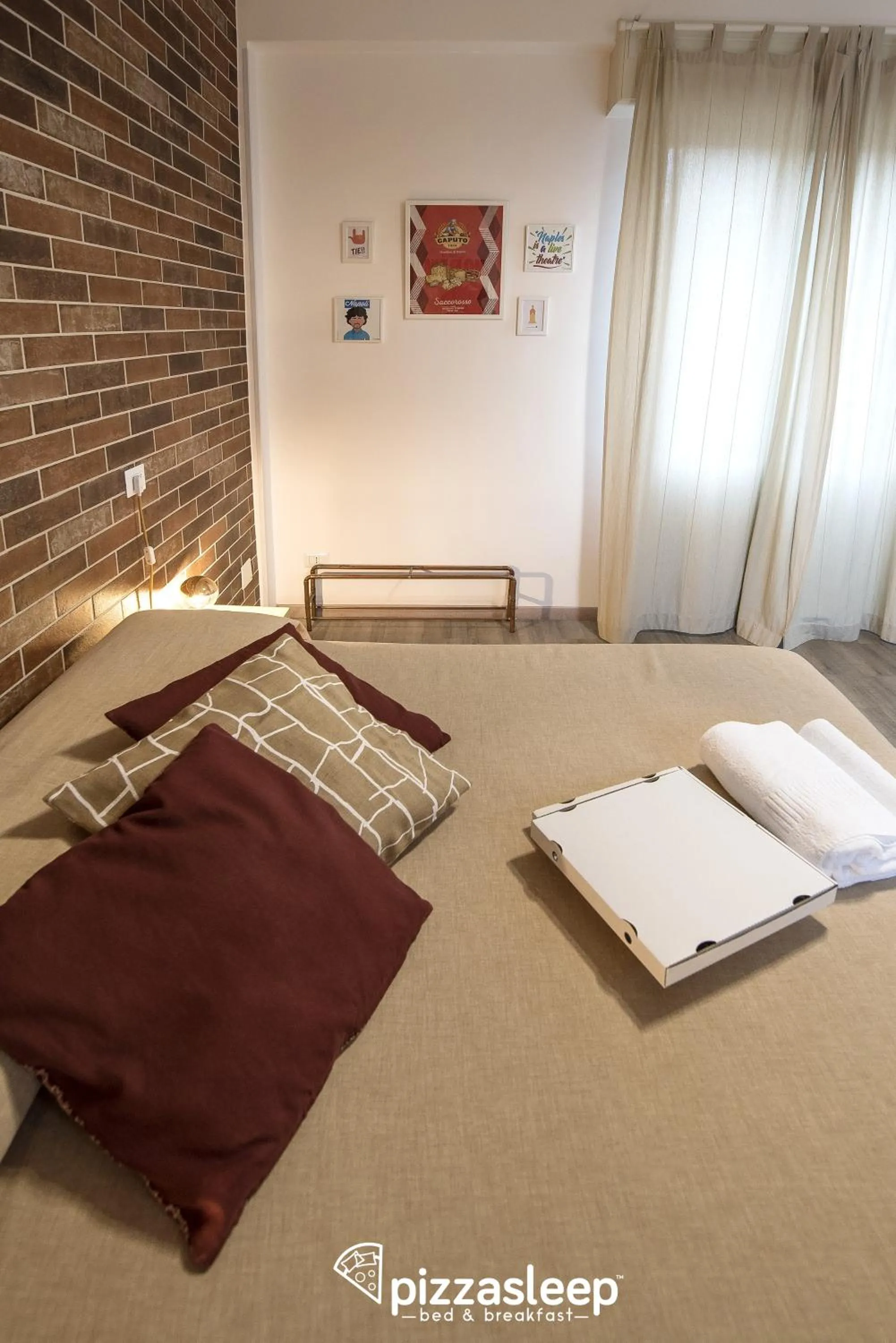 Bed in PizzaSleep B&B