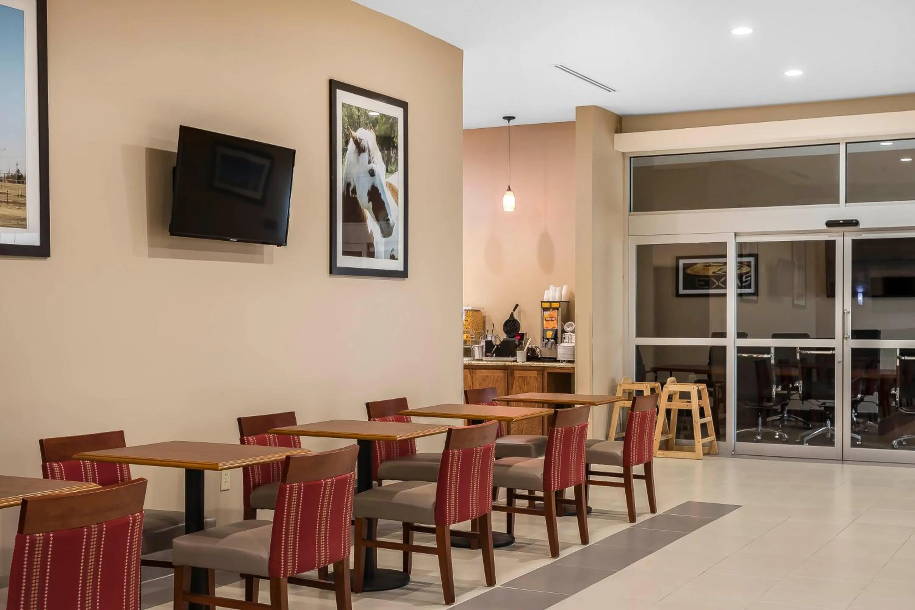 Comfort Suites - University