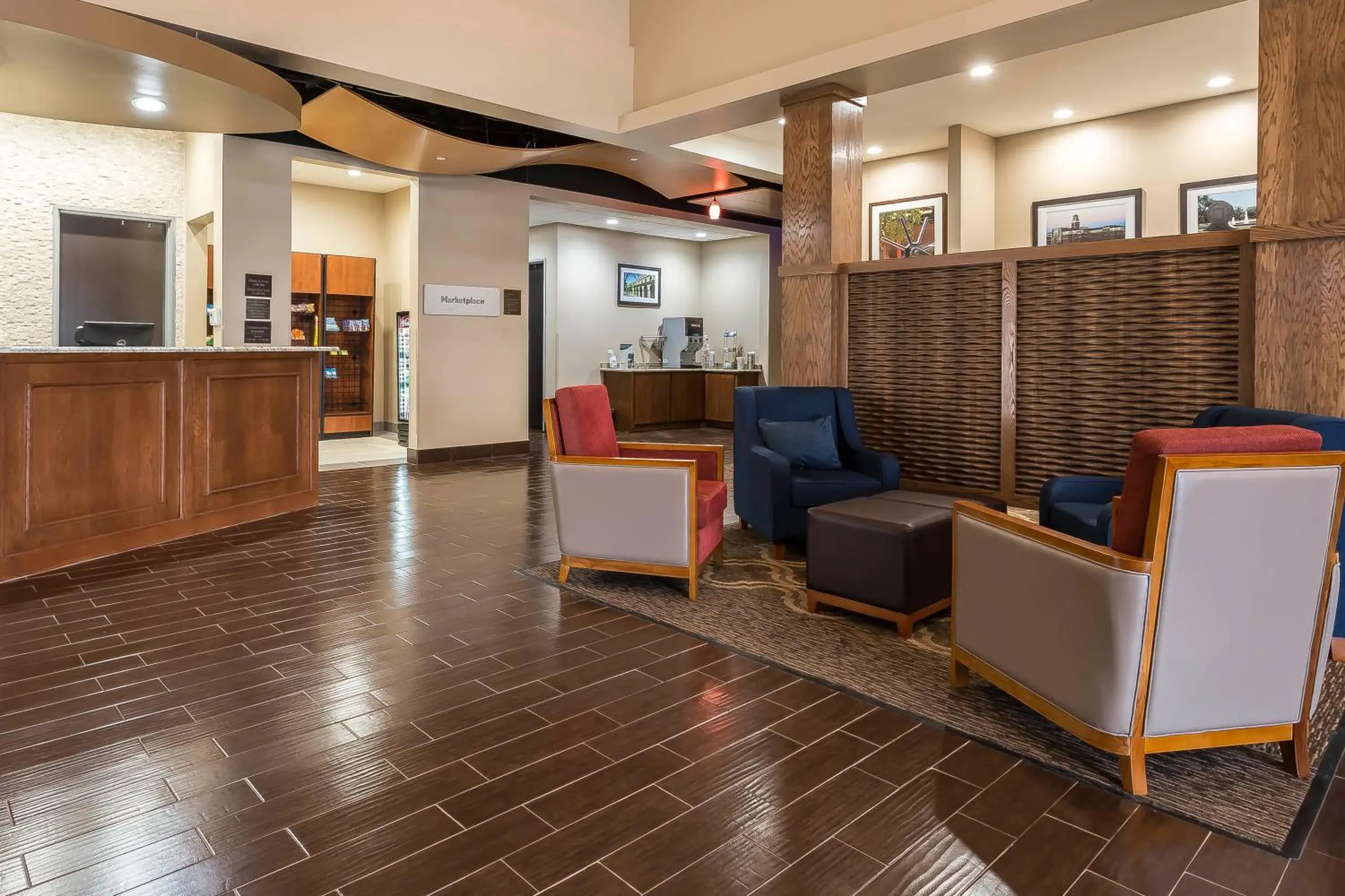 Lobby or reception in Comfort Suites - University Lobby or reception in Comfort Suites - University