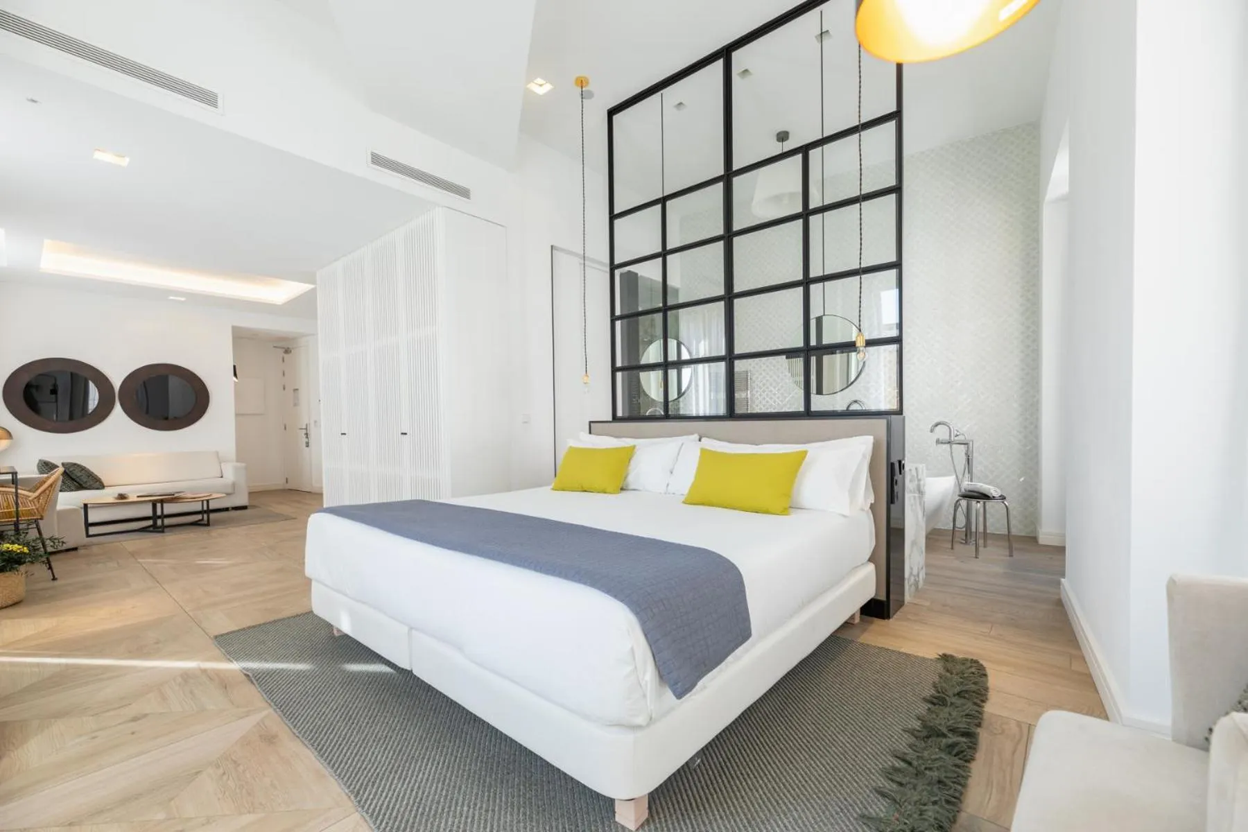 Decorative detail, Bed in MYR Marqués House