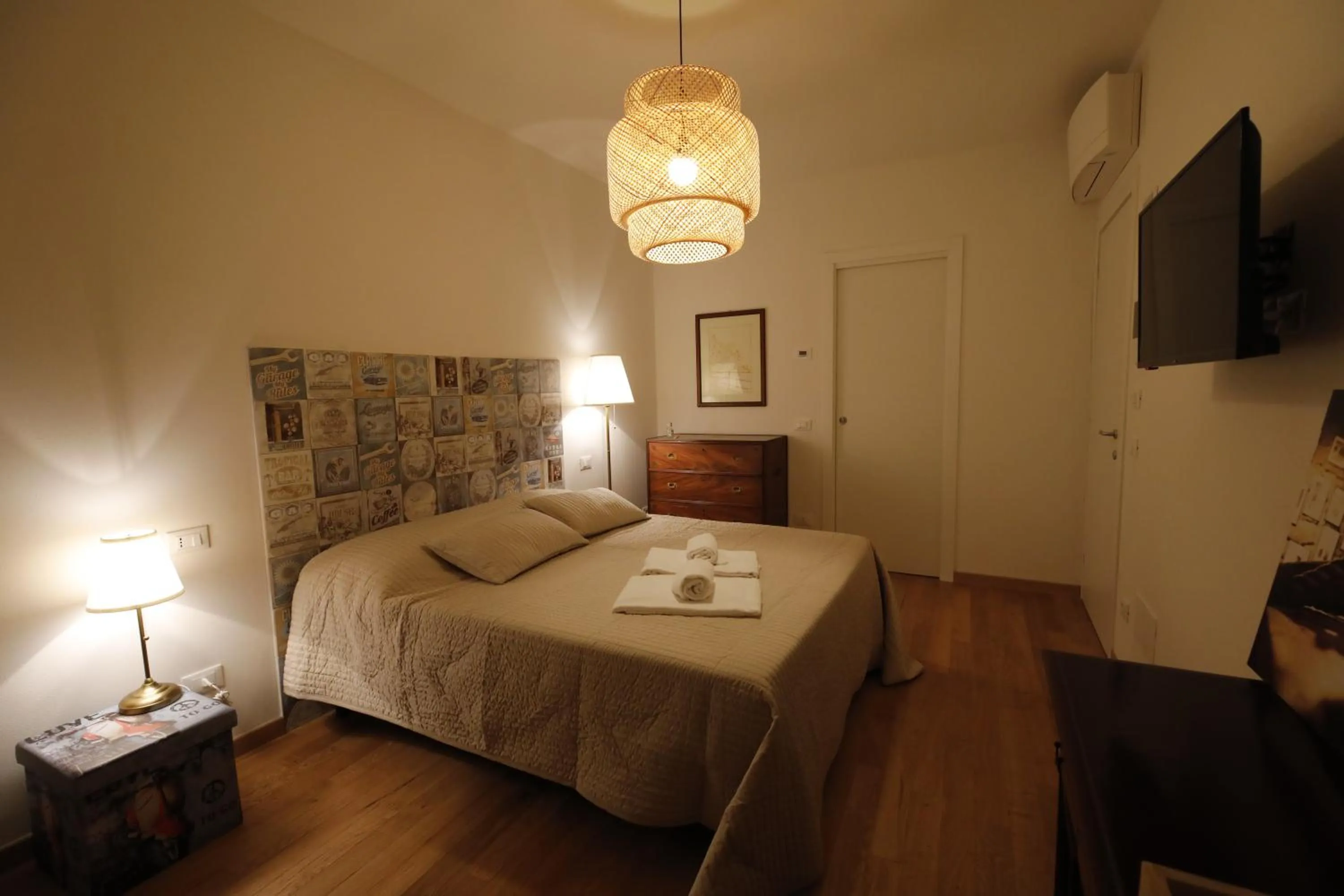 Photo of the whole room, Bed in 5 TERRE PELAGOS 2