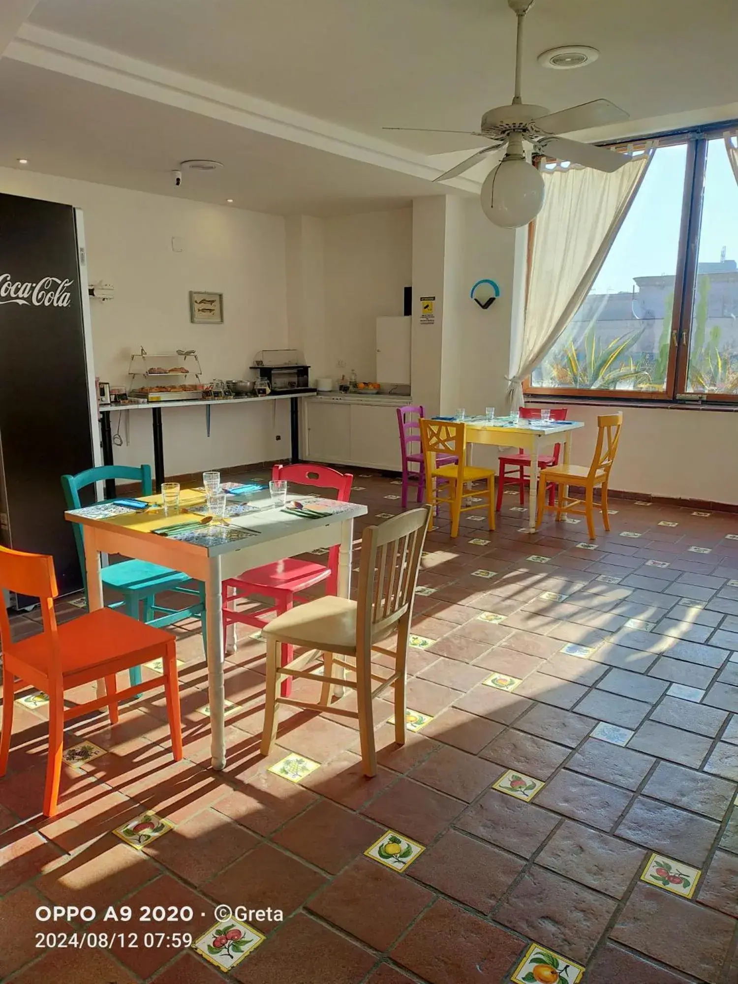 Restaurant/places to eat in Up Hotel Restaurant/places to eat in Up Hotel