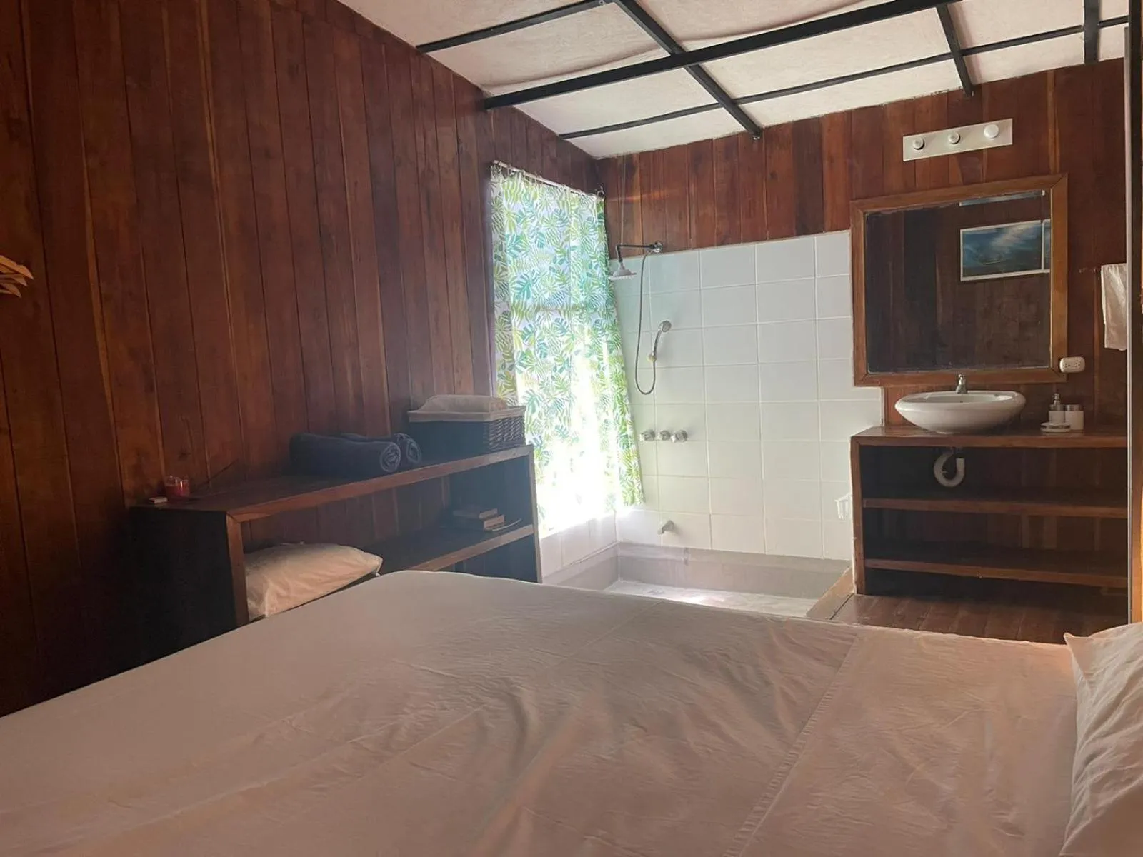 Shower, Bed in Beach Cabinas