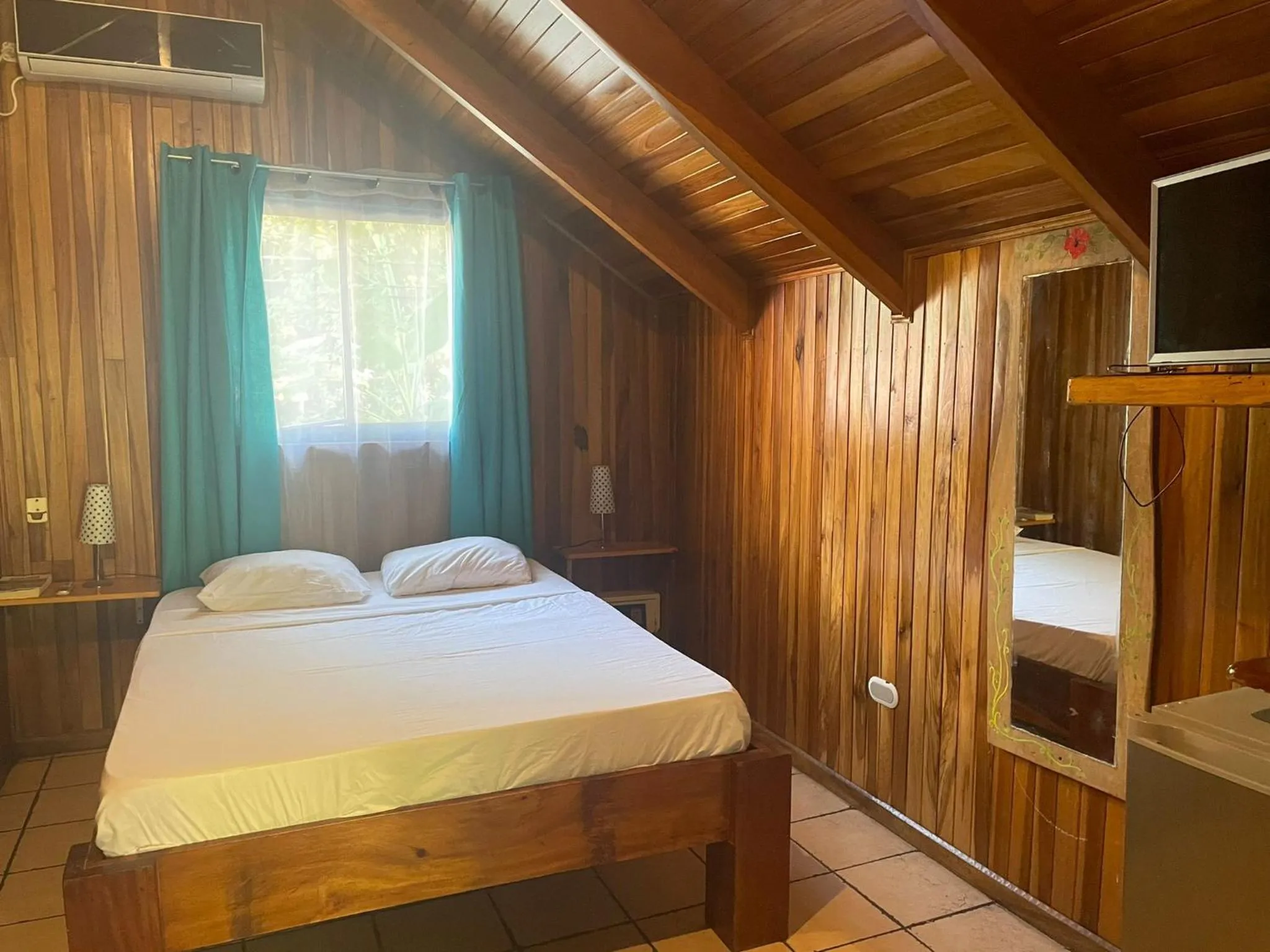 Bedroom, Bed in Beach Cabinas