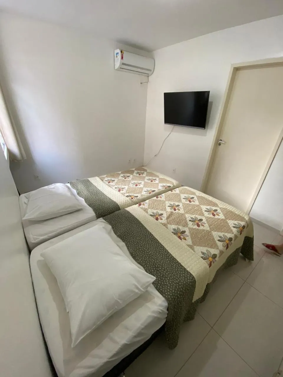 Bed in F&F INN a 50 mts da Praia de Ponta Verde