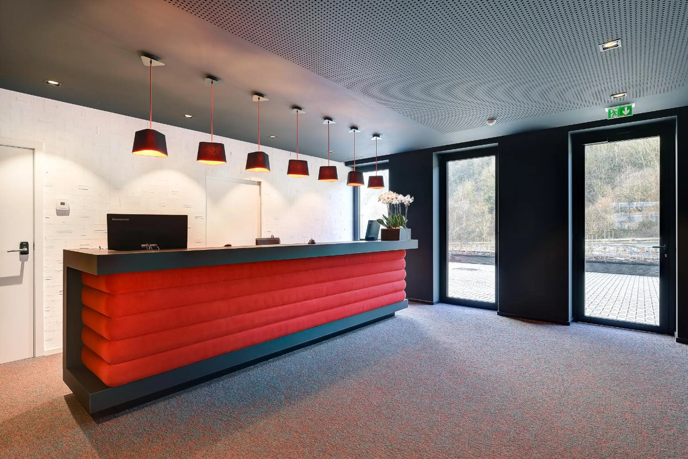 Lobby or reception in R hotel experiences