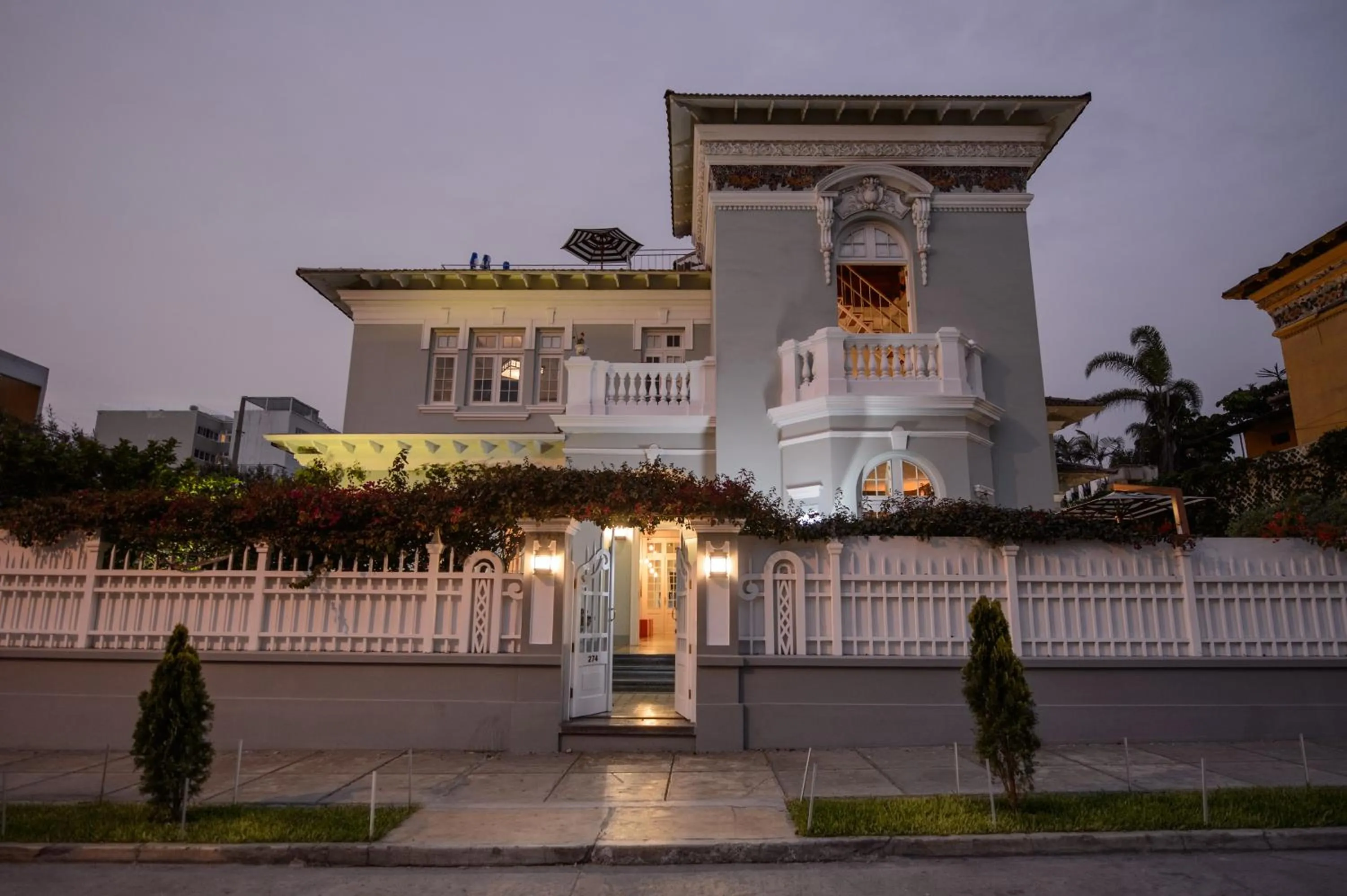 Facade/entrance in Villa Barranco by Ananay Hotels